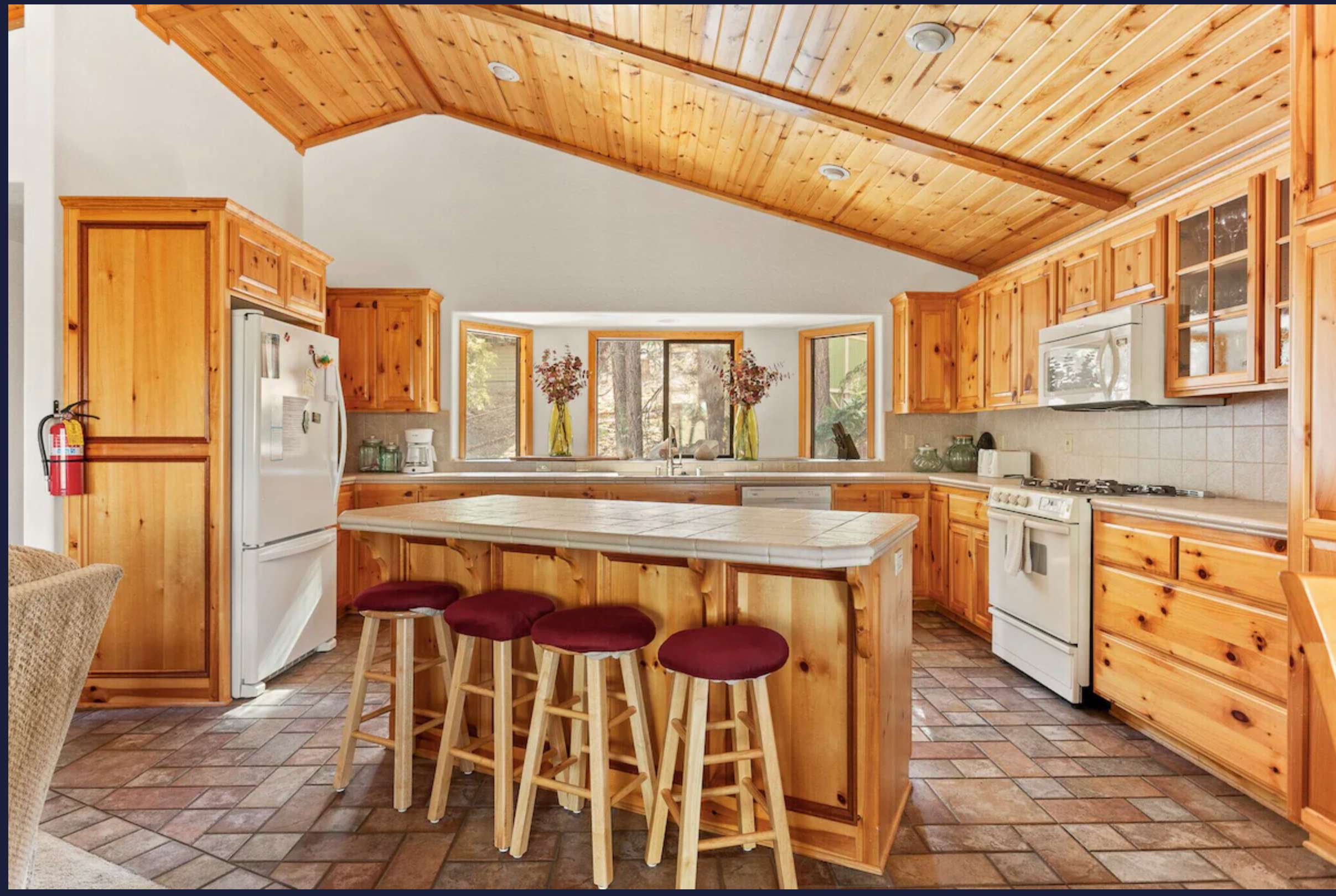 Kitchen bar counter with seating for 4