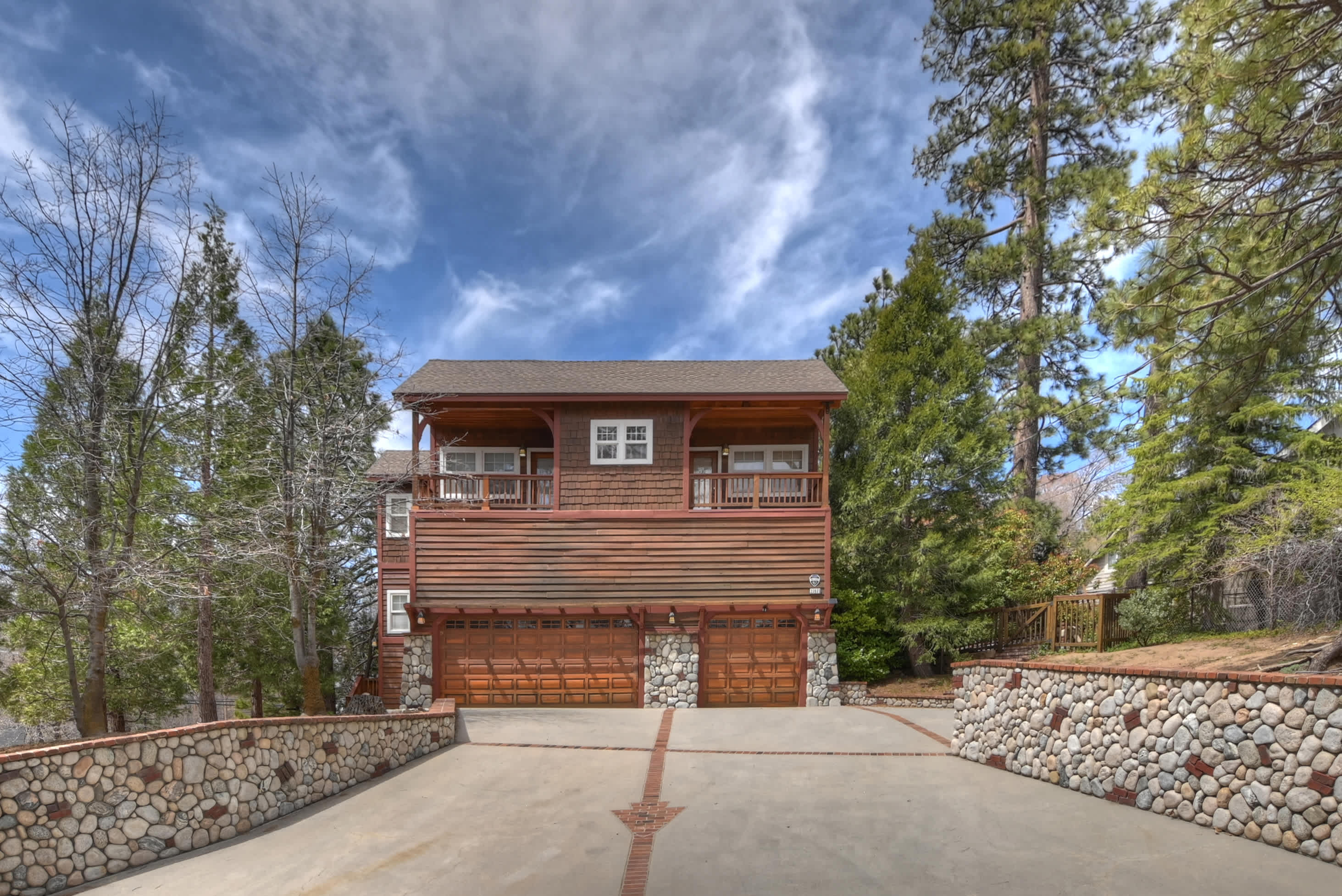 Welcome to the beautiful Matterhorn Peak Lodge in Lake Arrowhead!
