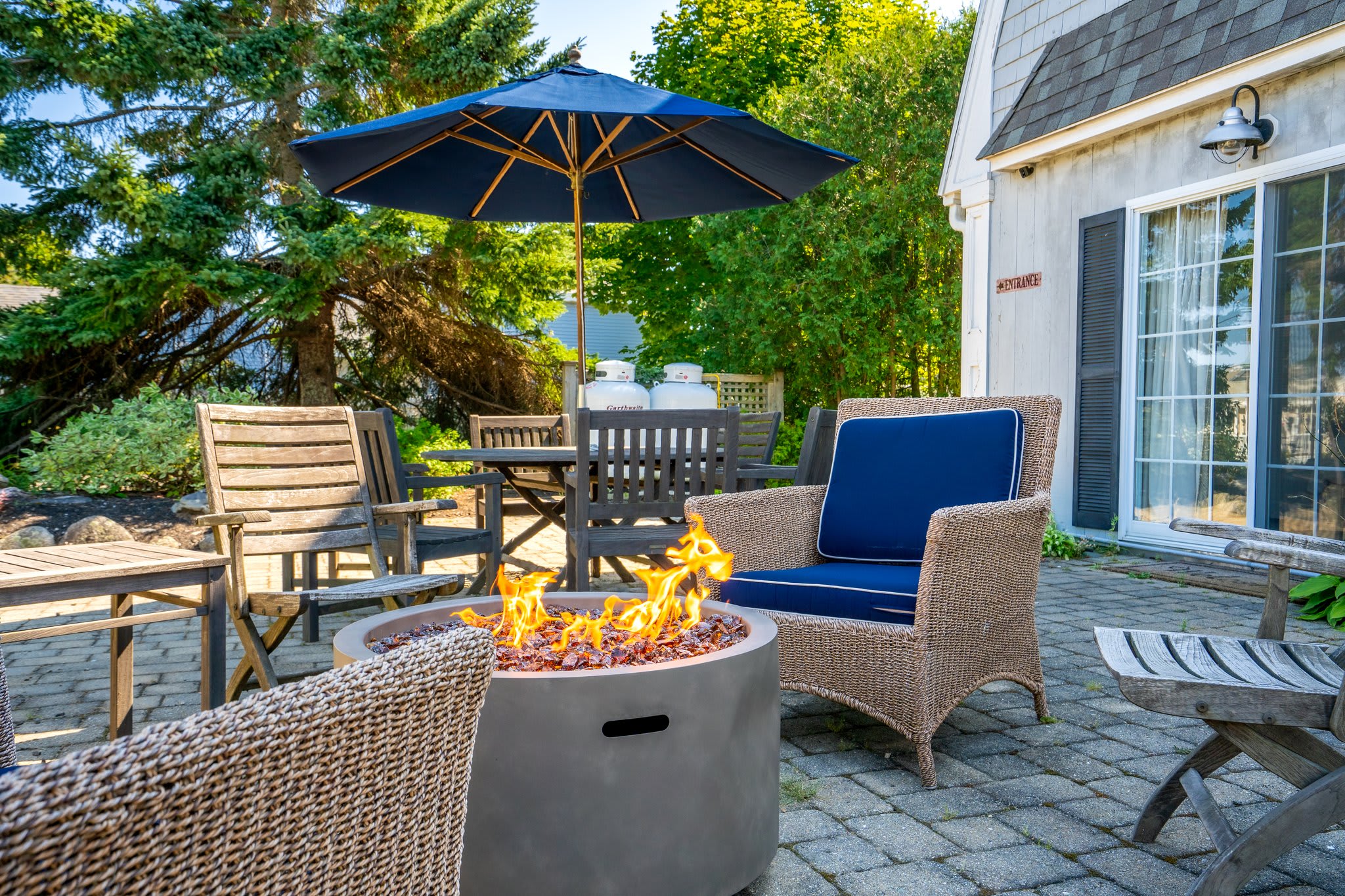 Near Crescent + Wells Beach • Firepit • Sleeps 10