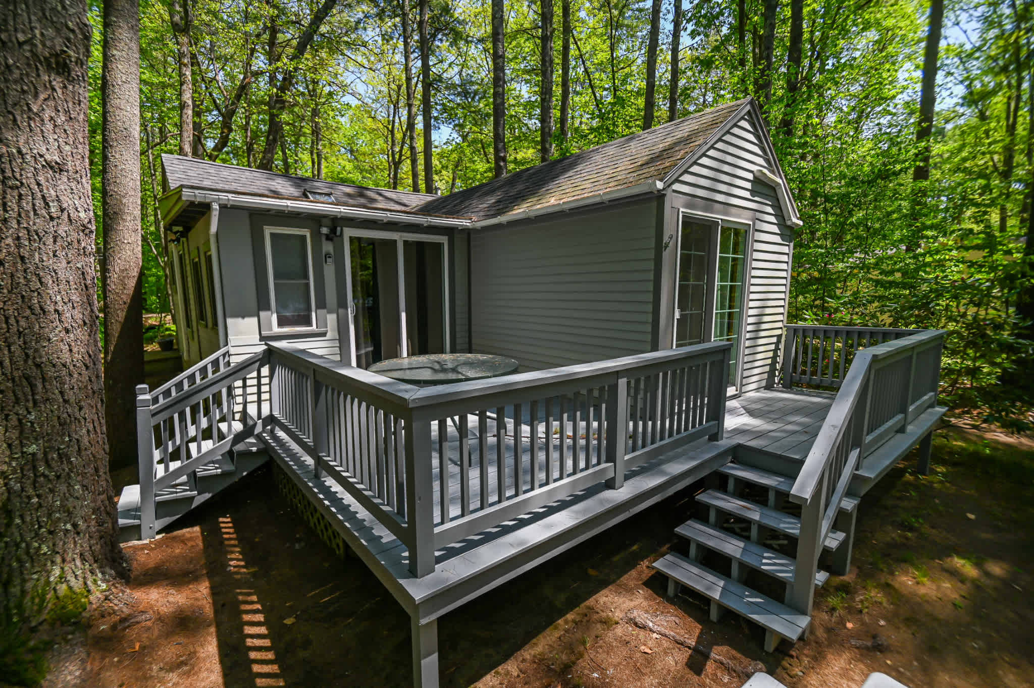 Each bedroom has deck access
