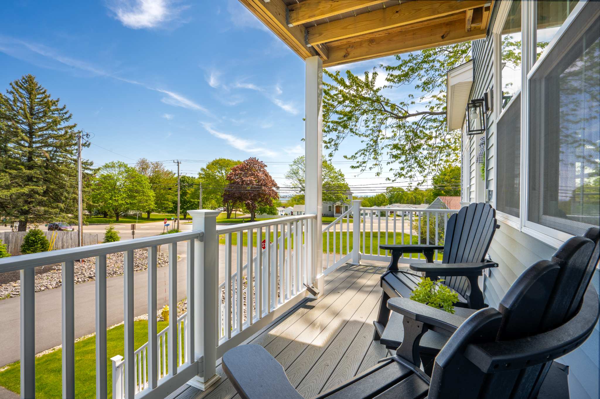 Large Family Retreat, Near Beach, Private Decks 5