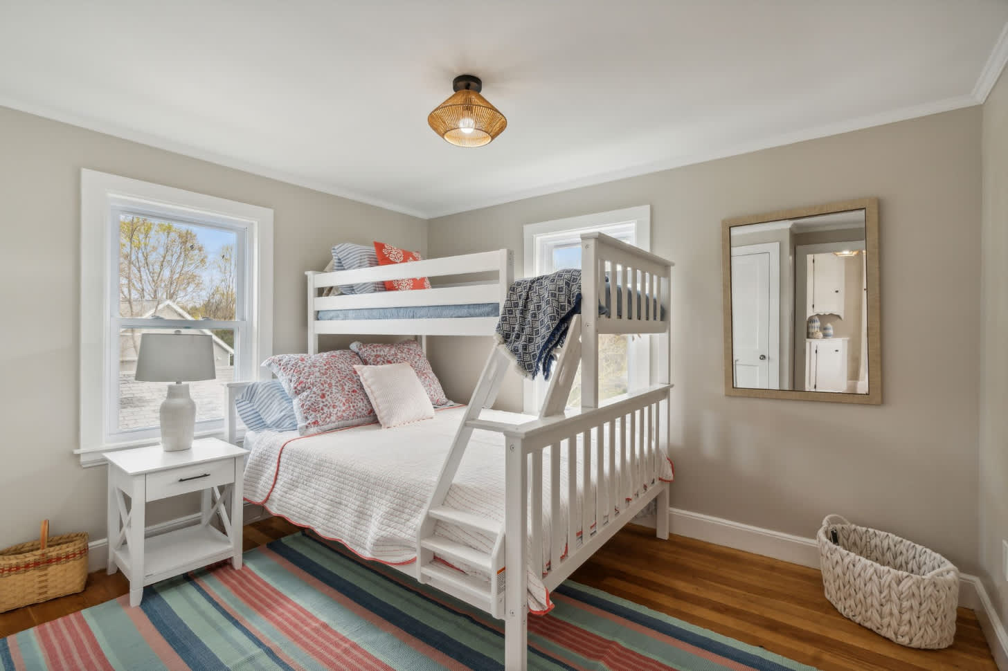 The Coastal Nest - Stay for 5! 6