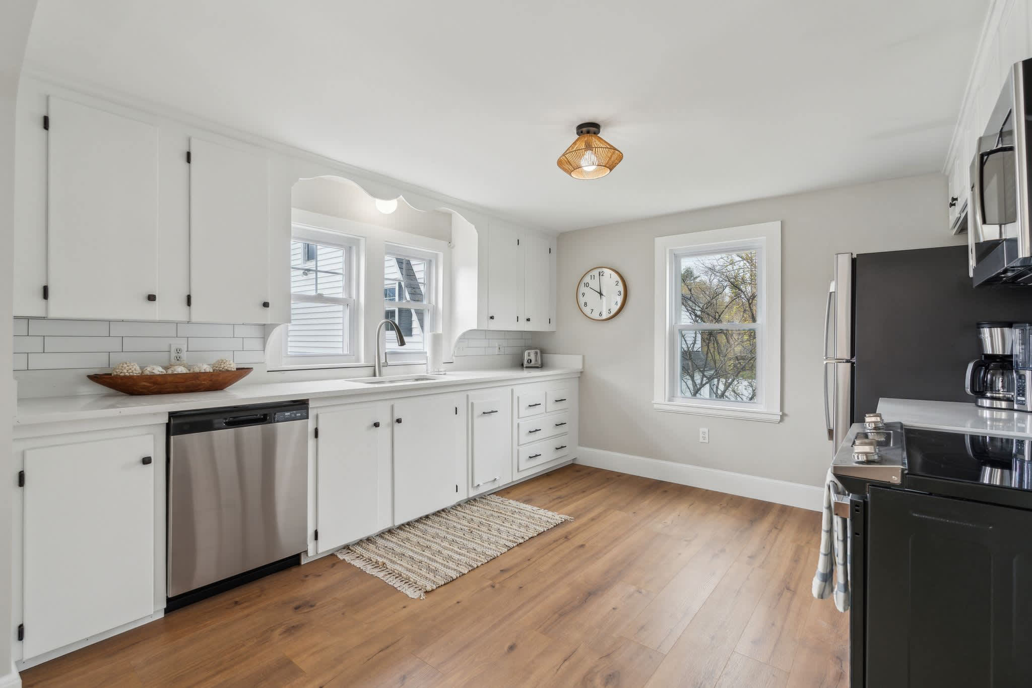 The Coastal Nest - Stay for 5! 5