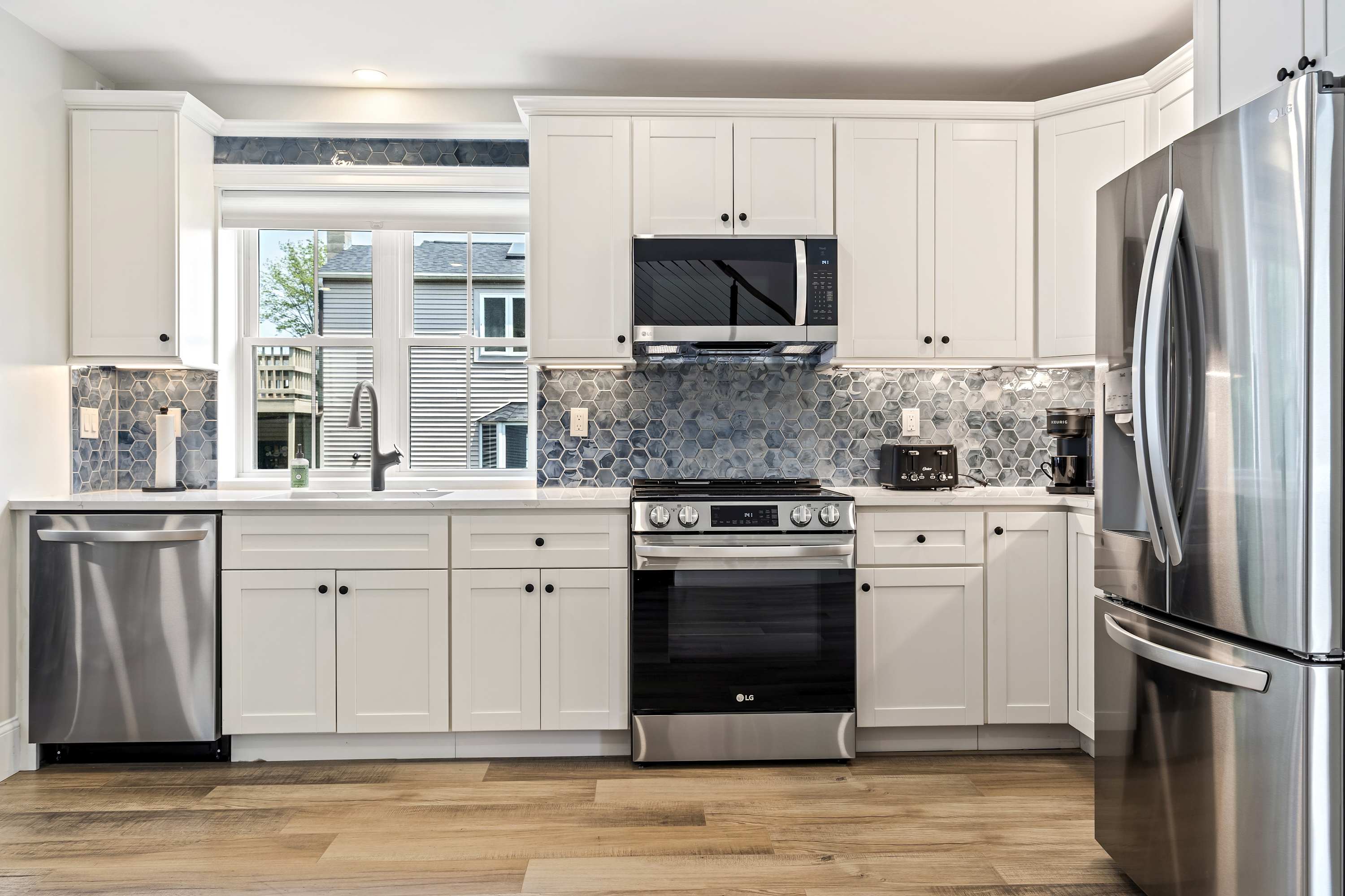 Meals will be made easy on the full kitchen