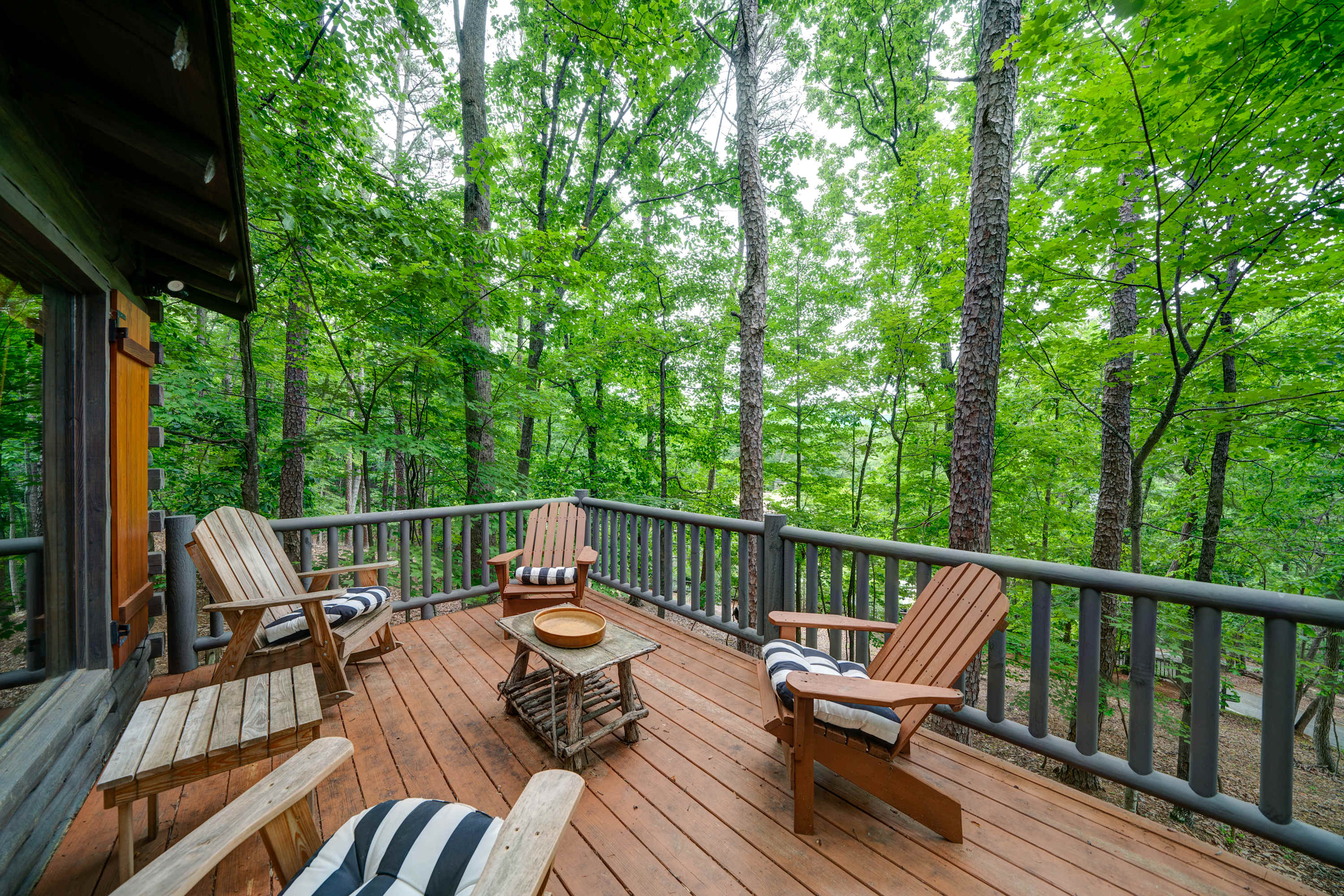 The Guest House - Historic Log cabin in Big Canoe 8