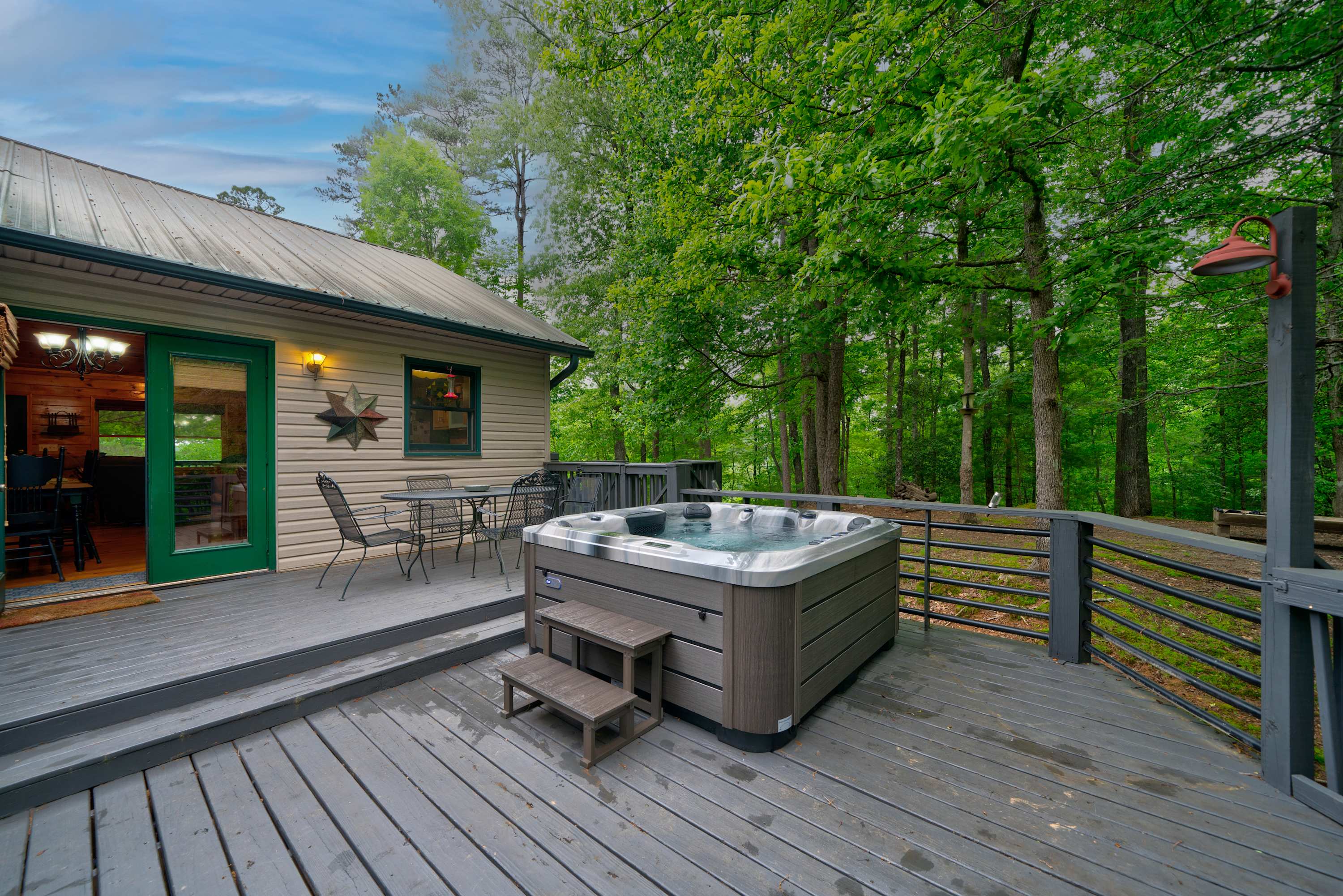 Pet-Friendly escape in Ellijay! Private Hot Tub! 3
