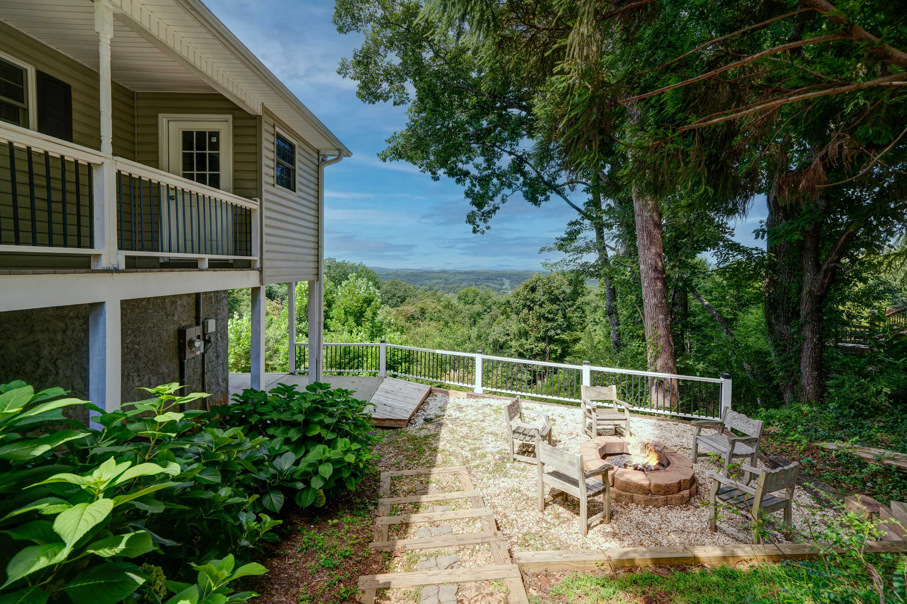 Retreat to Ellijay with stunning sunset views! 7