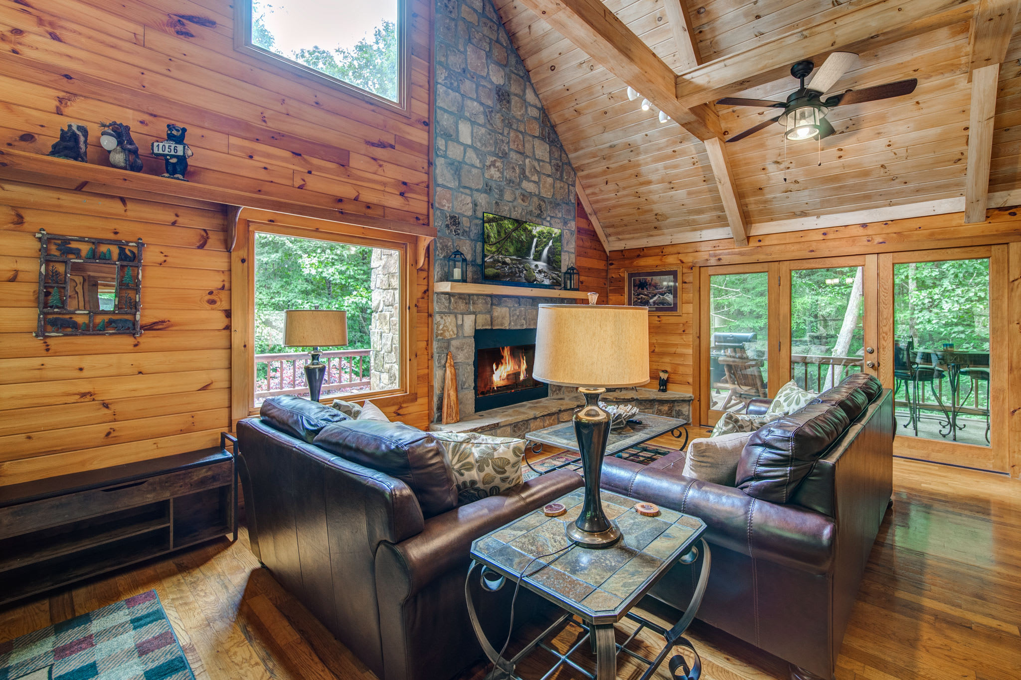 Minutes from downtown Blue Ridge Hot Tub & Game Room! 2