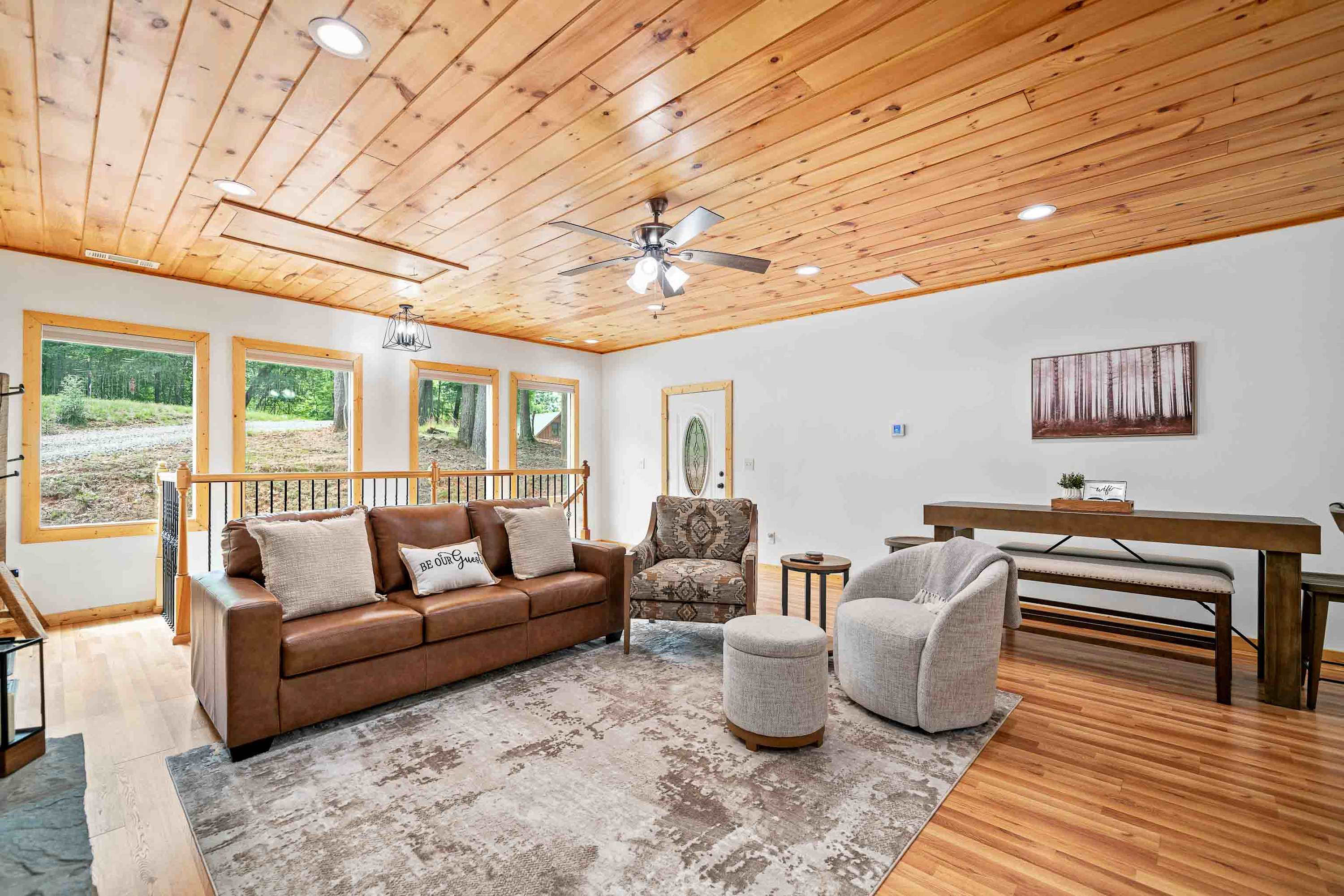 New Listing - Luxurious Mountain Home for 8 with amenities 6