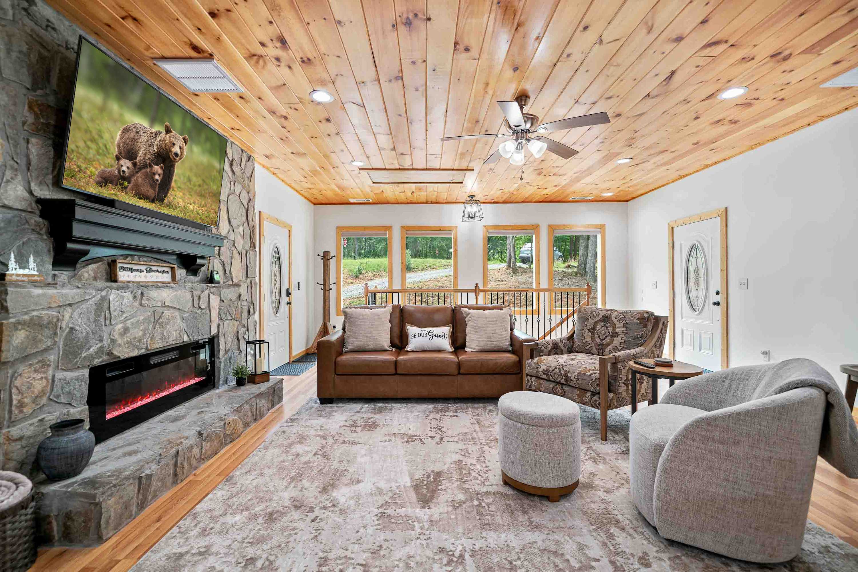 New Listing - Luxurious Mountain Home for 8 with amenities 4