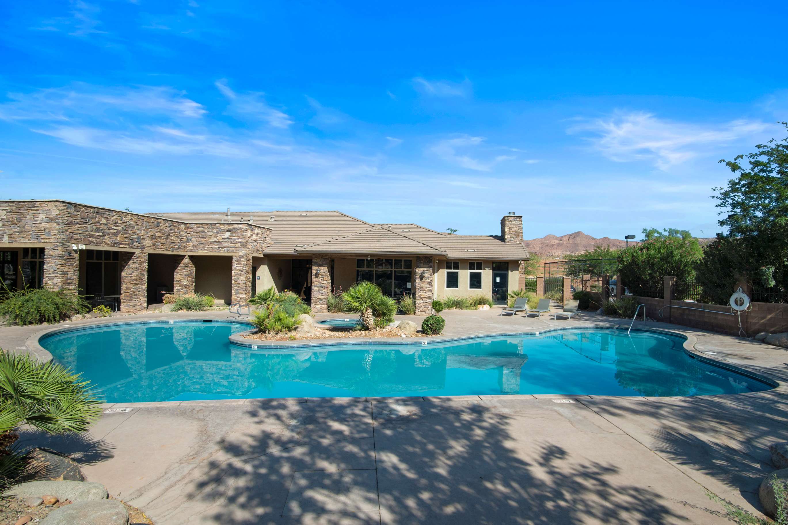 Outdoor communal pool-heated February through November