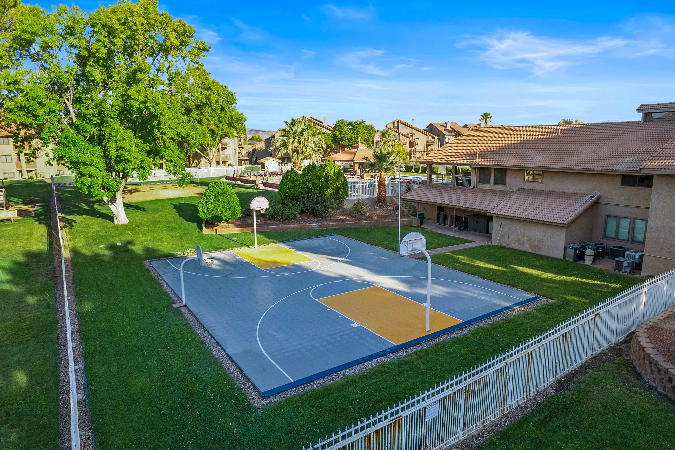 Hikers Hideaway – Cozy Condo with Resort Amenities 5