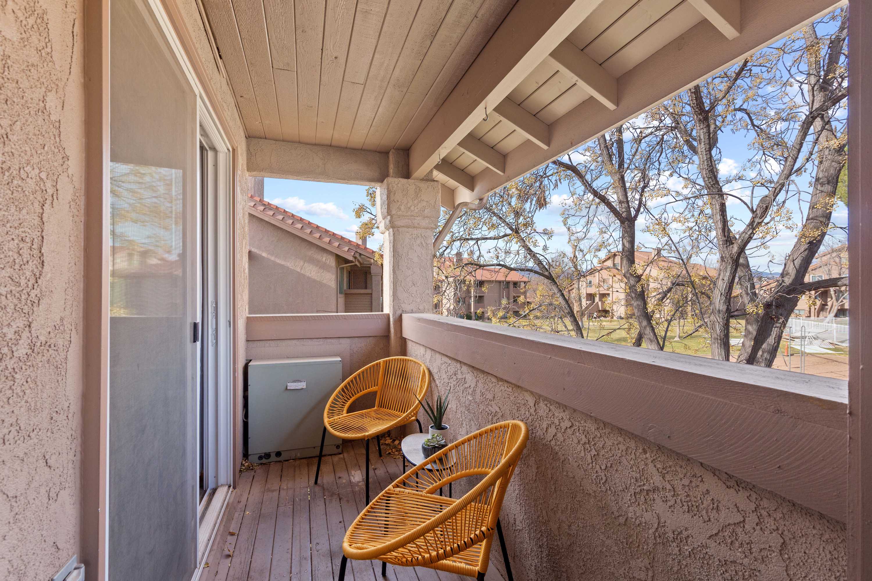 Hikers Hideaway – Cozy Condo with Resort Amenities 6