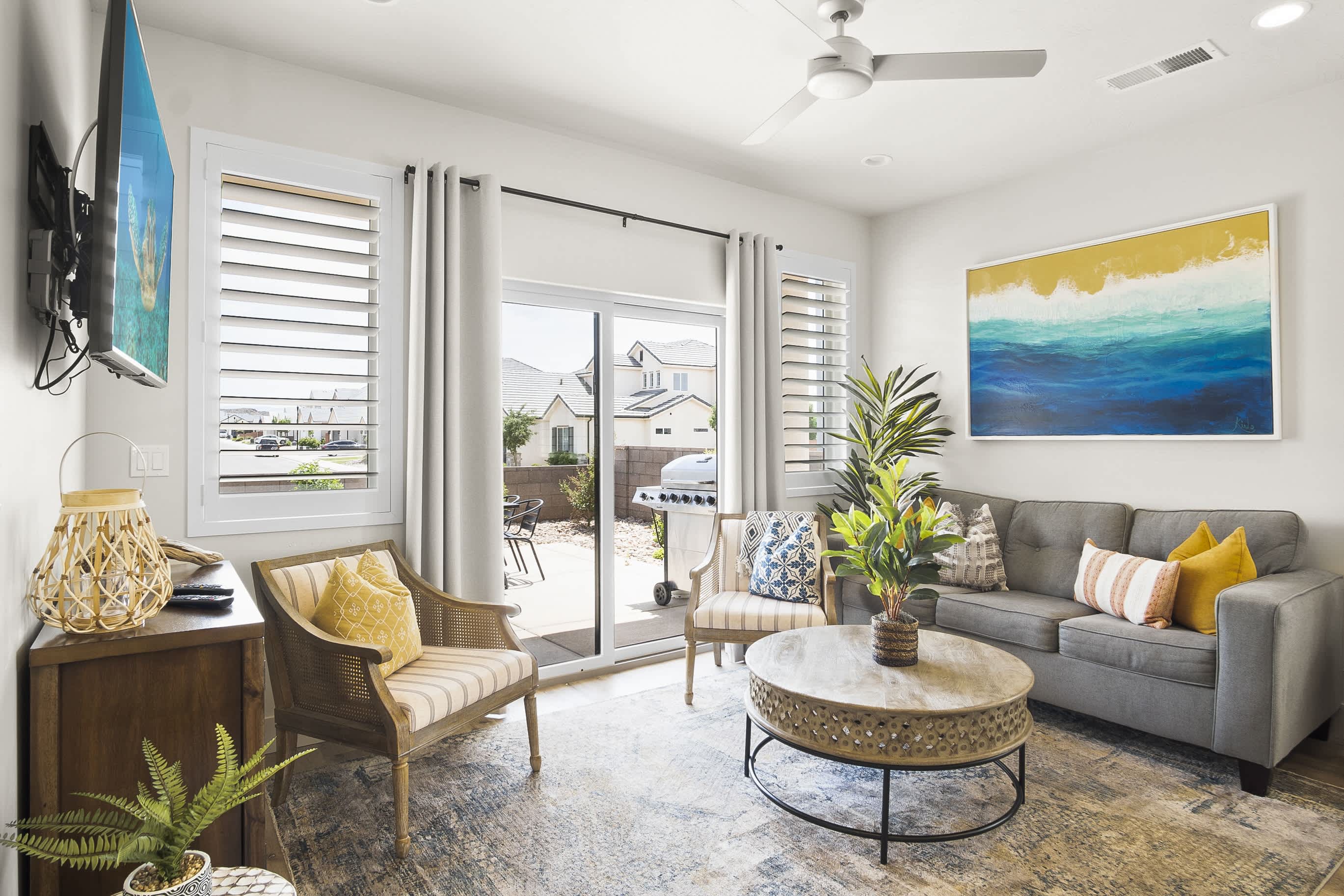 Happy Hawaiian Themed Condo!