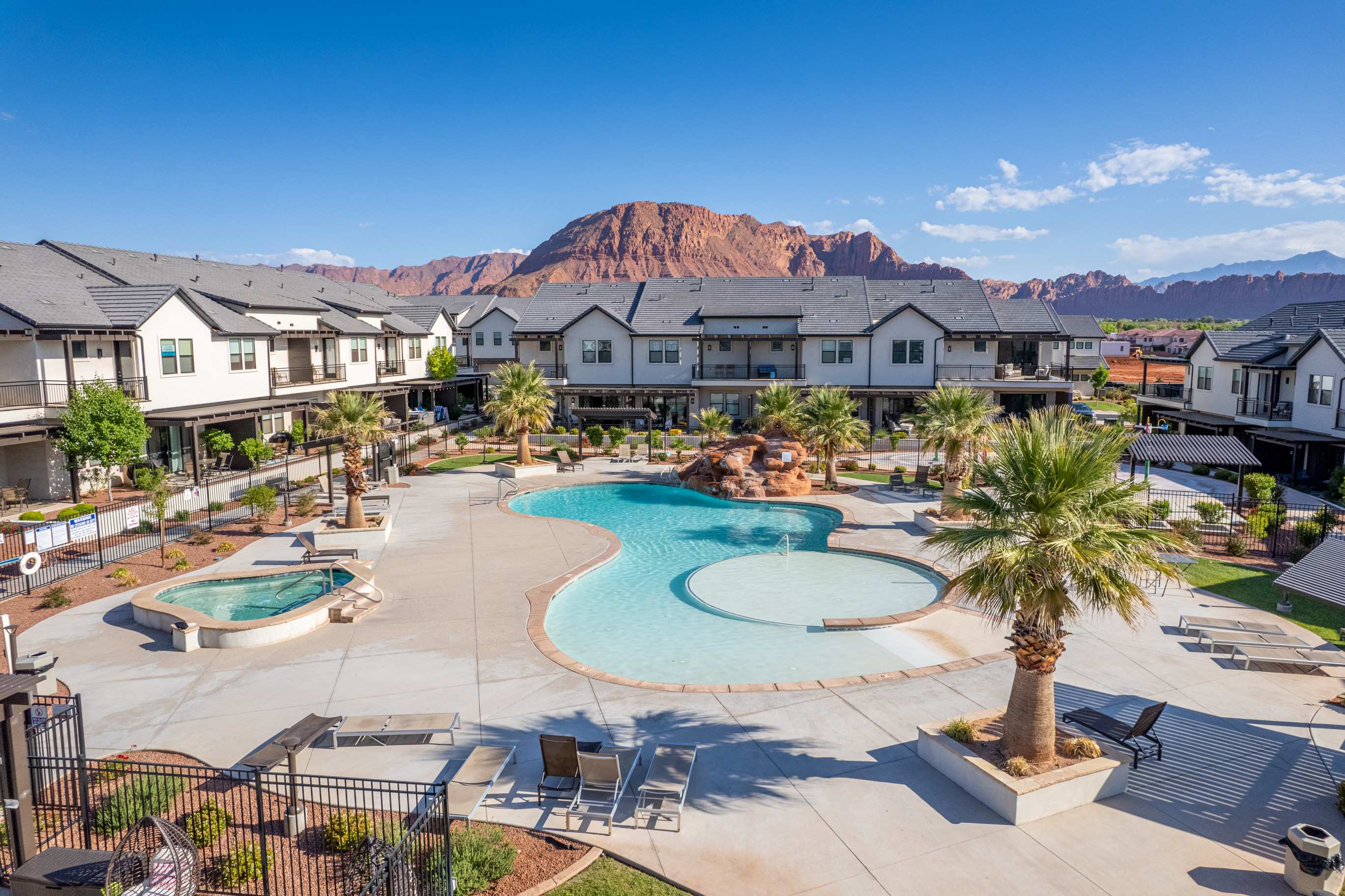 Coral Paradise - Community Pool 5