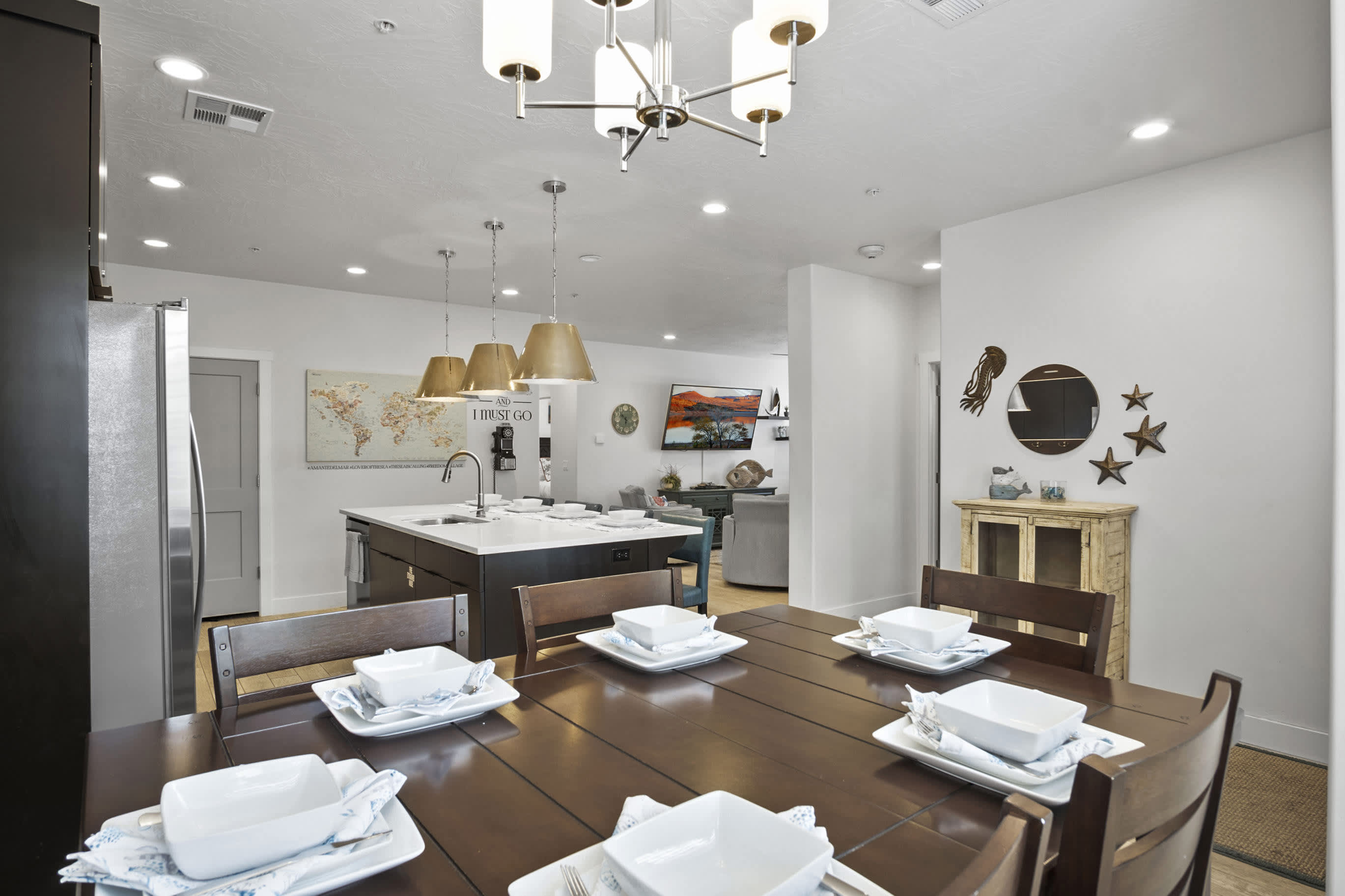 By the Sea - Ocean Vibes in the Desert! 7