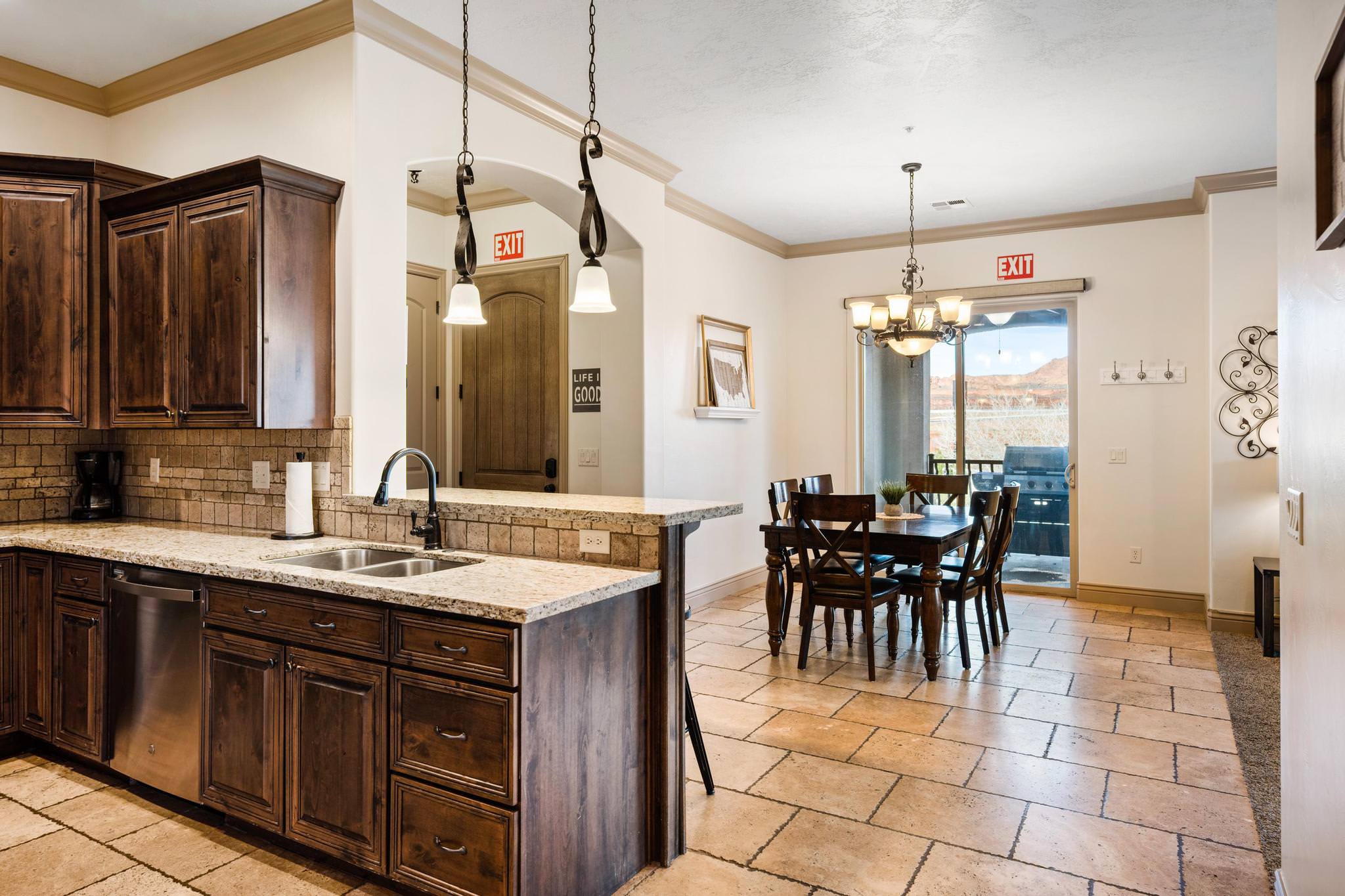 The View - Resort Amenities & Epic Views! 8