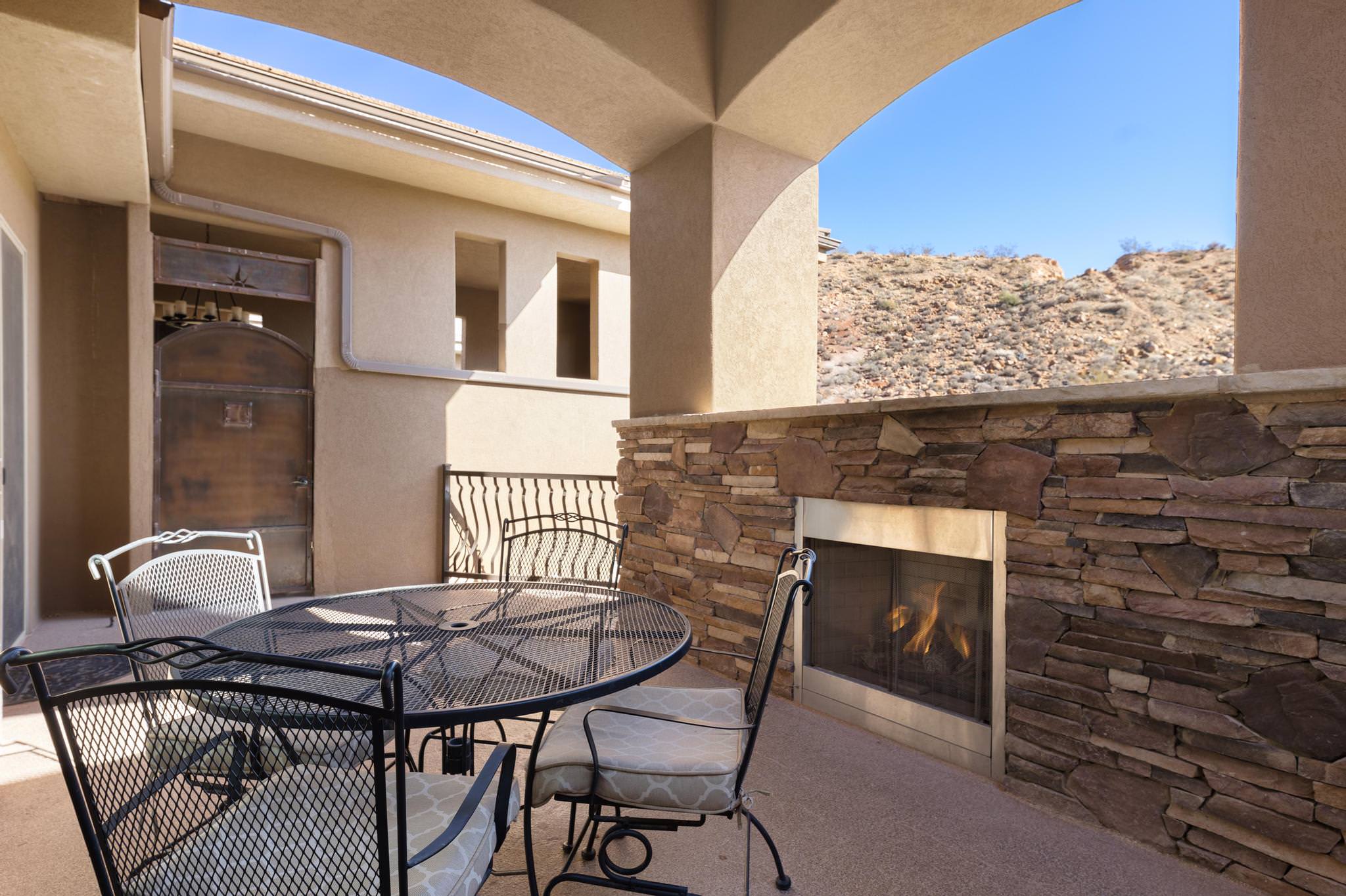 Sunset Oasis | Desert & Mtn Views 3