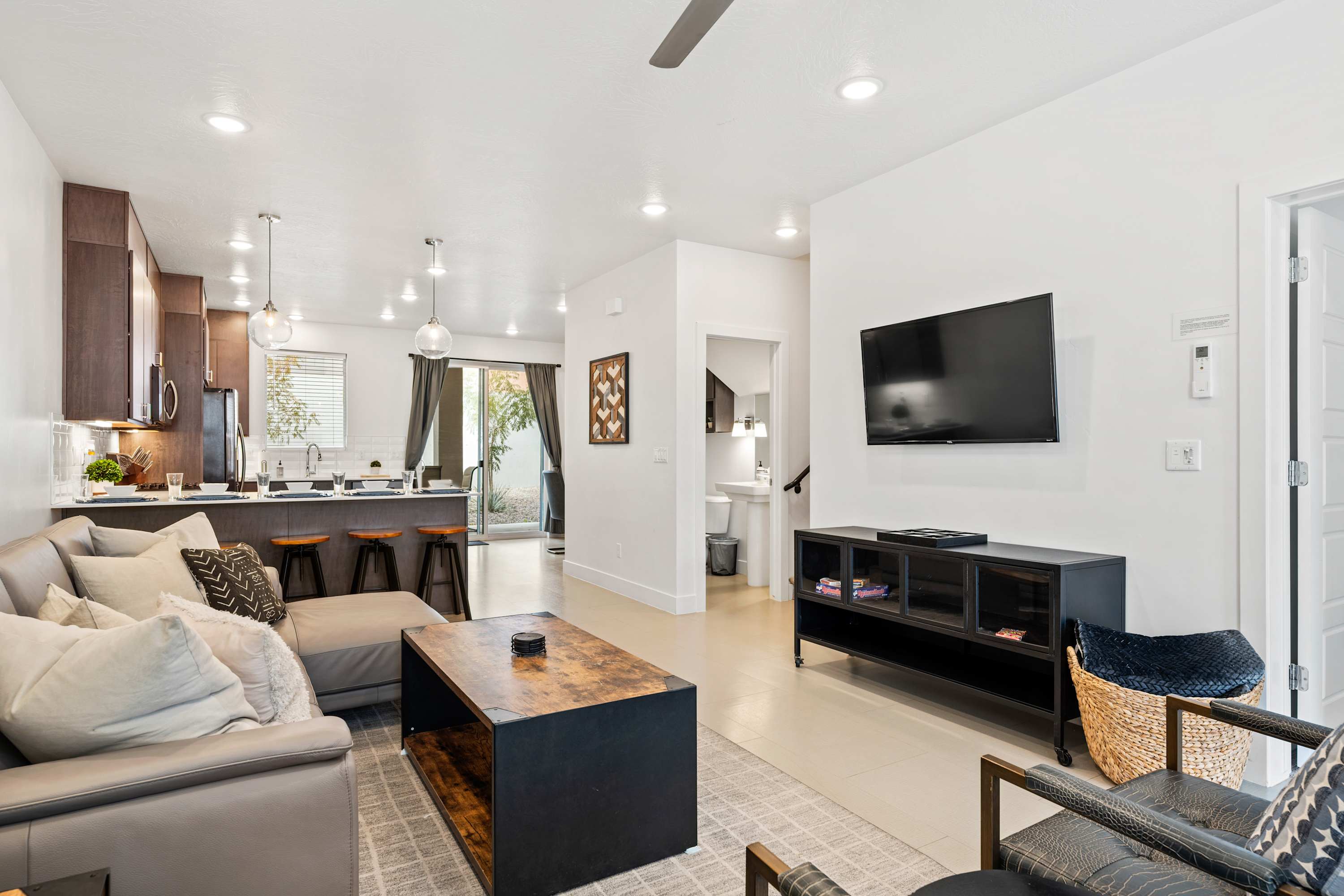 Tranquility at The Lofts - Near National Parks 6