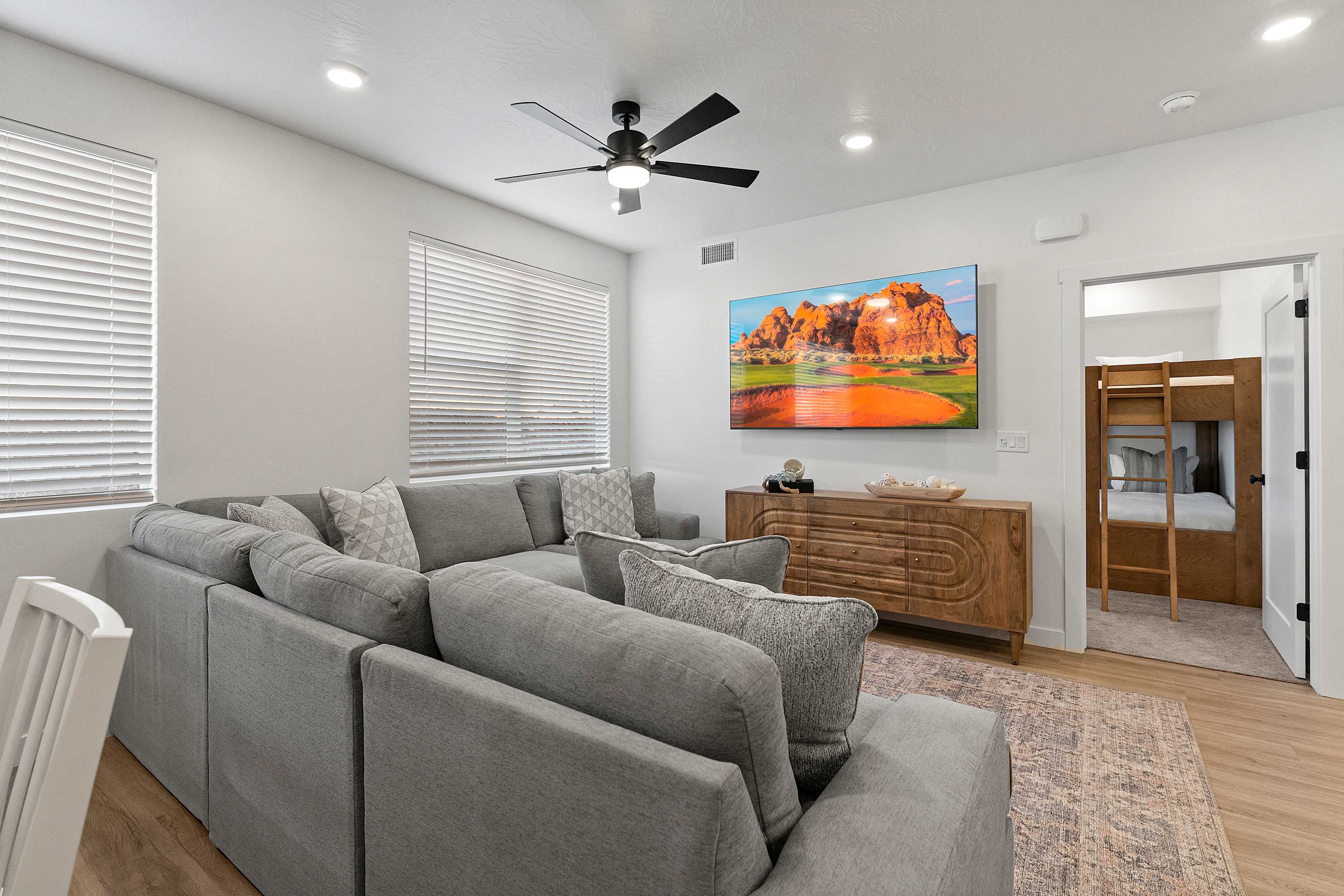 Cliffside Vista - Stay for 7! 4