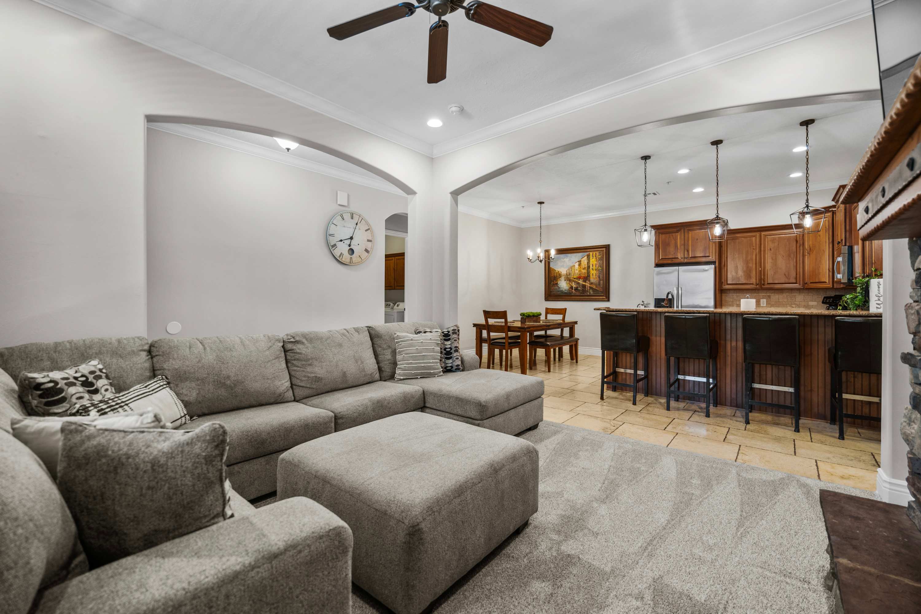 Pool & Sunshine Retreat - Resort-style Amenities 6