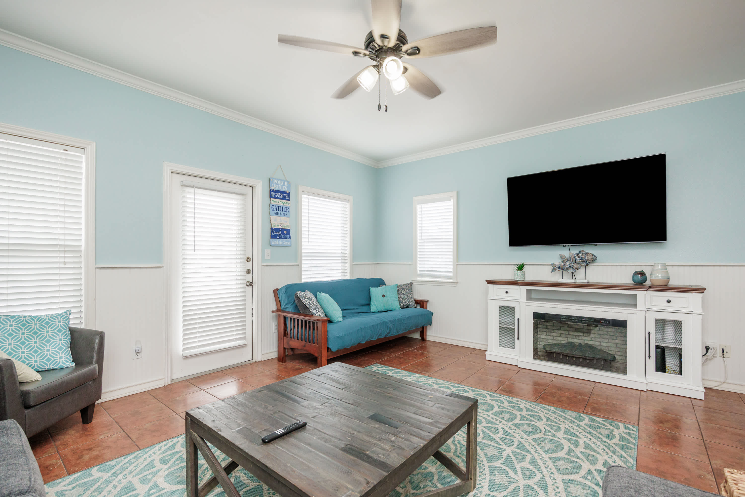 Padre Island Retreat | Sleeps 9 | Resort Pool 8