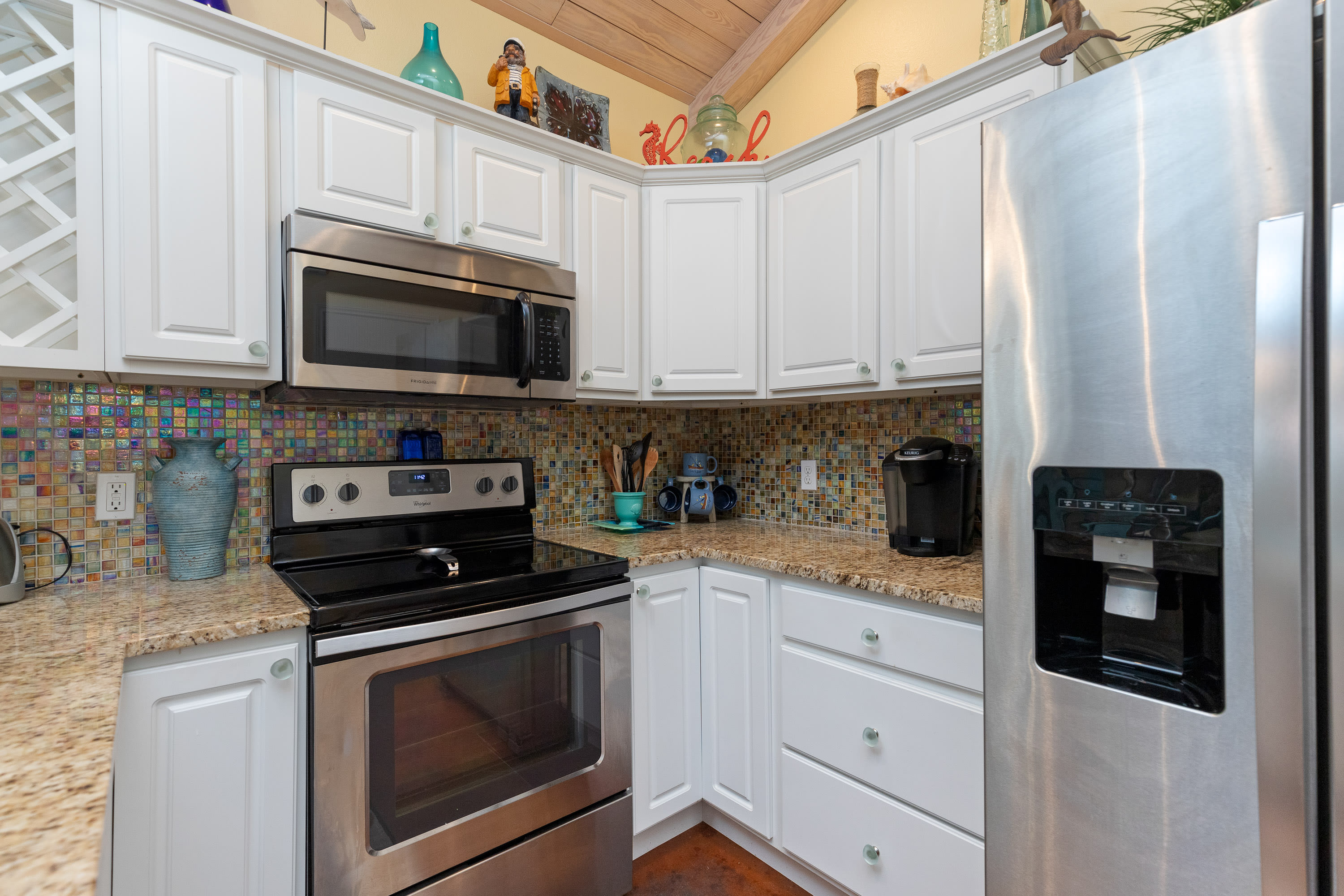 Month Long Stays 2 Bdr | Pool | | Sleeps 8 5