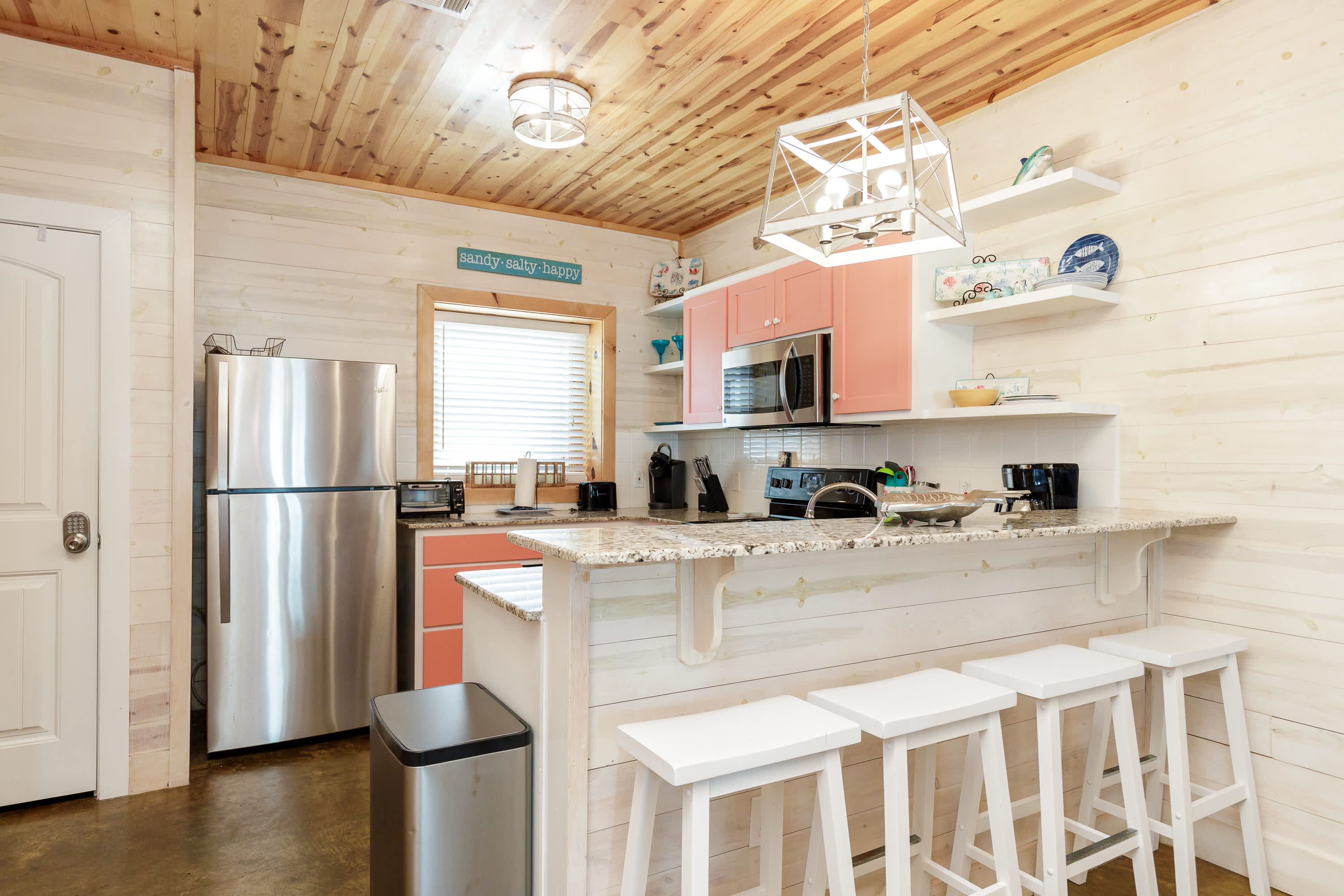 Month Long Stays Resort Pool & Pet Friendly 3