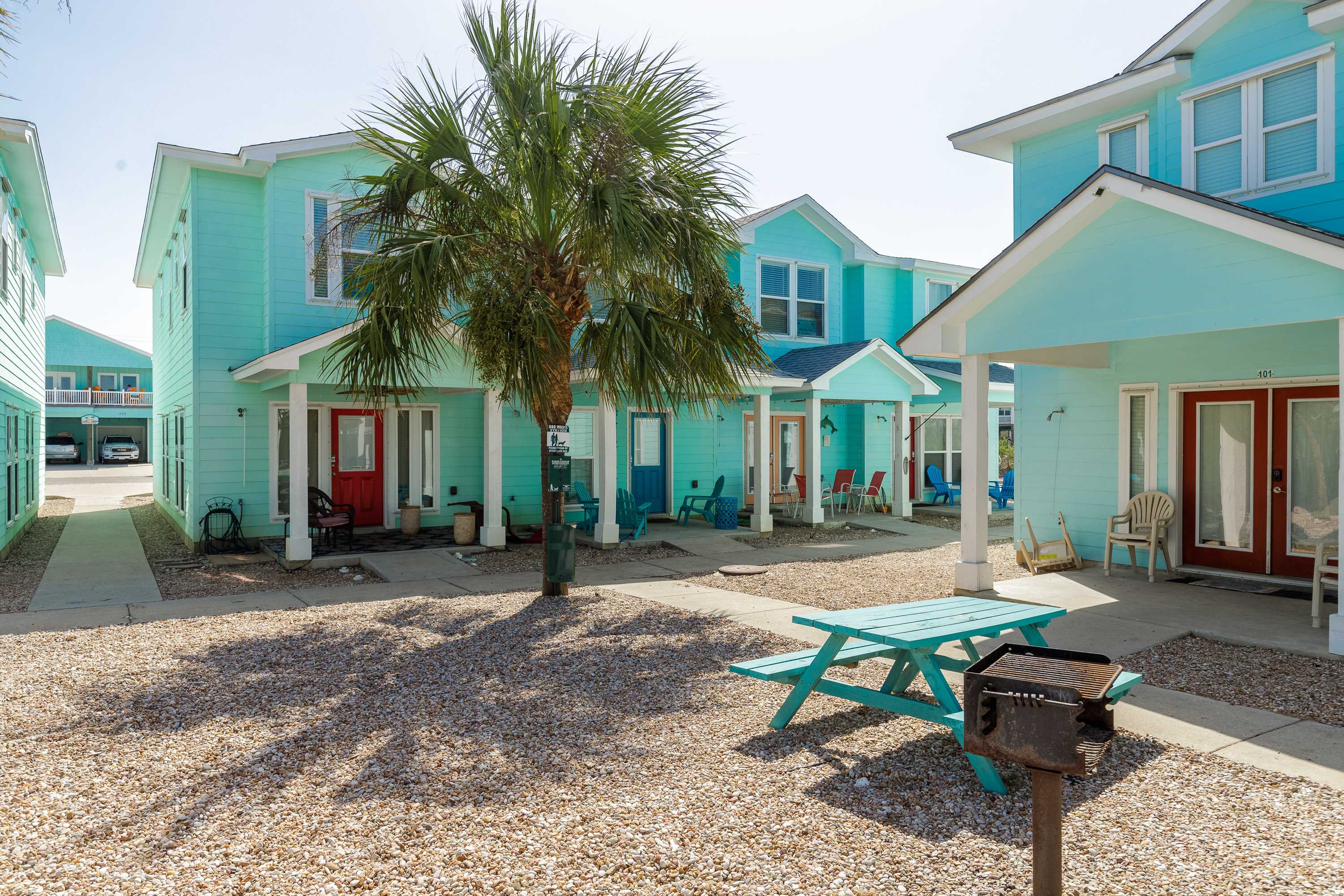 Month Long Stays Resort Pool & Pet Friendly 7