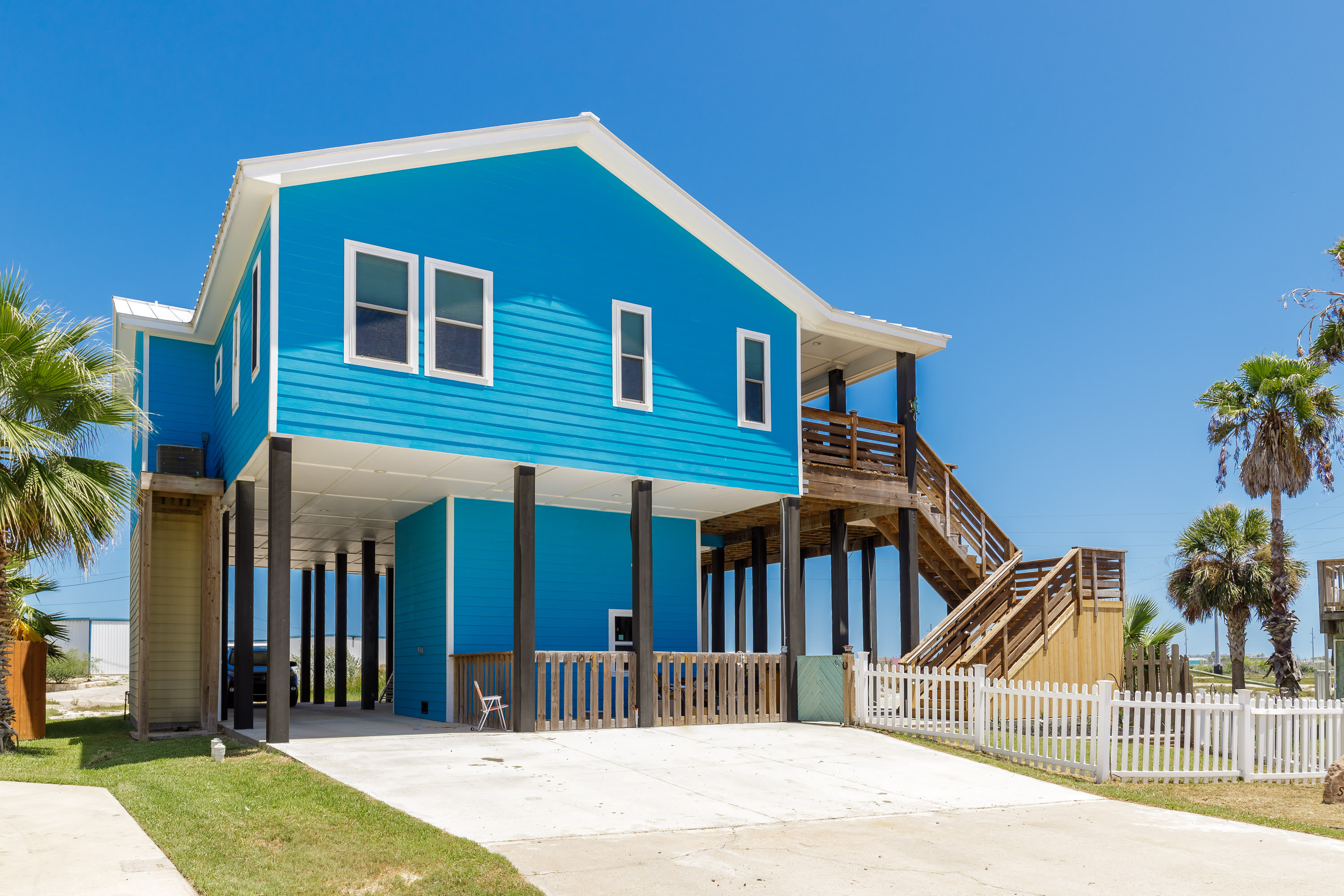 Featured Property Month Long Rates 3 Bedroom & Pets