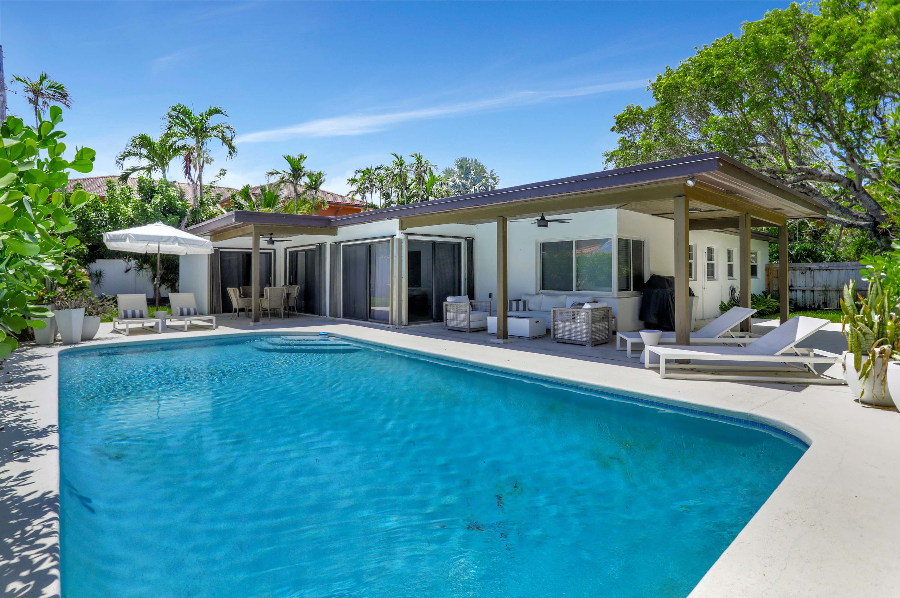 Ocean Breeze Villa - 3 BDR, Pool