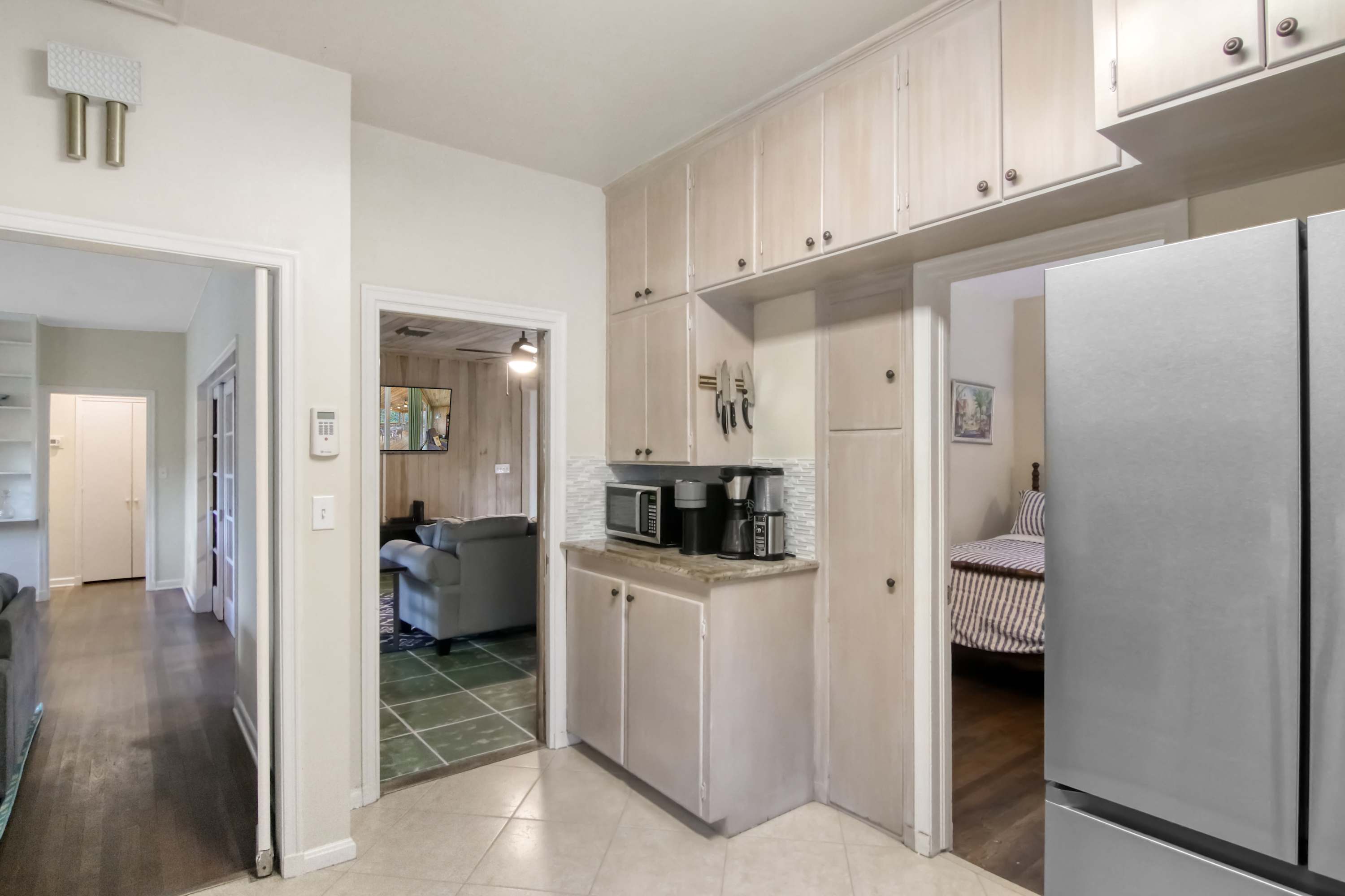 Sun, Shells and Seaspray with Lanai 7