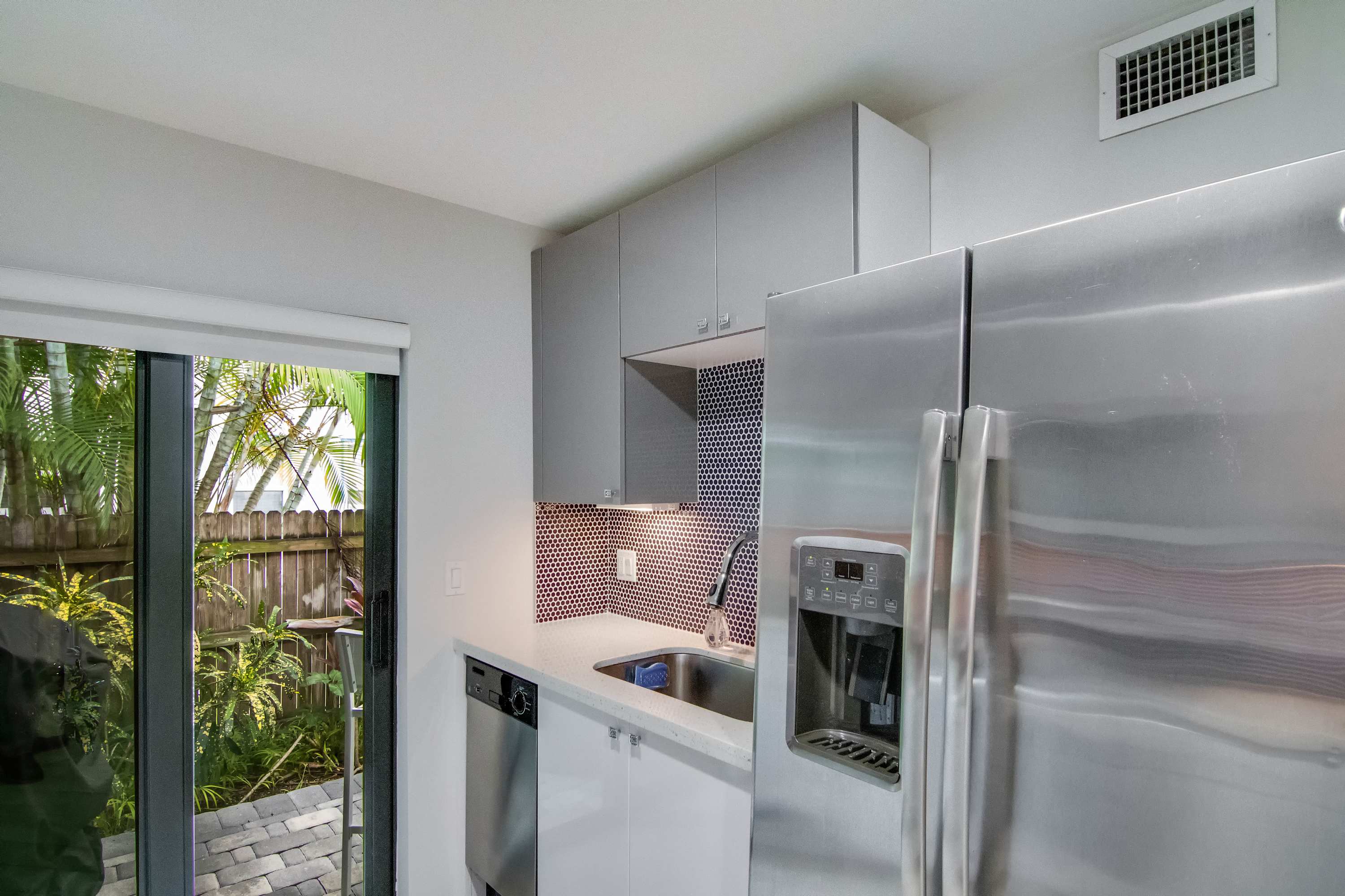 Delray Beach Getaway - Minutes to Beach & More! 8