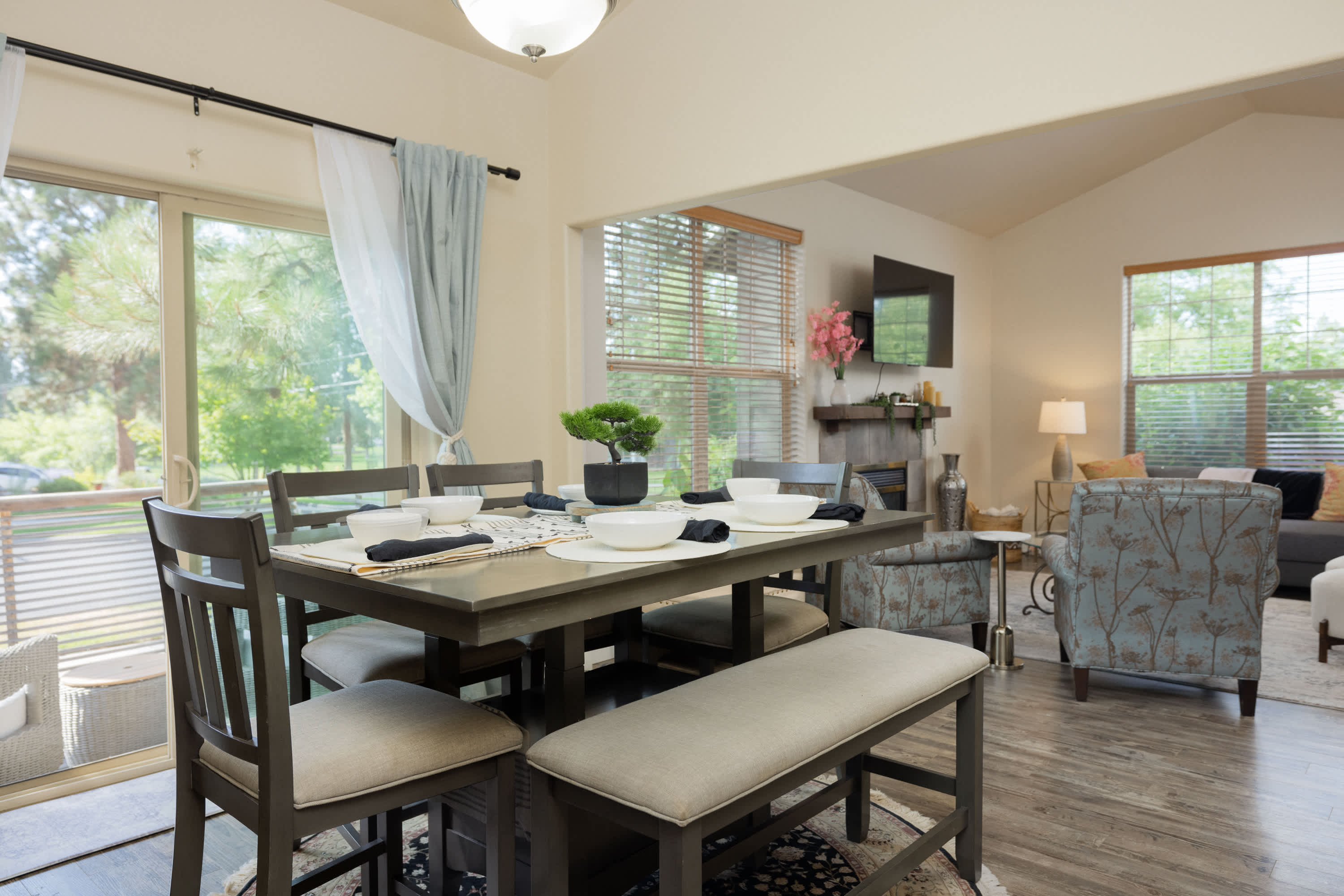 Bend Oasis: Pets OK | 10 Mins to Old Mill | Bikes + Patio 4