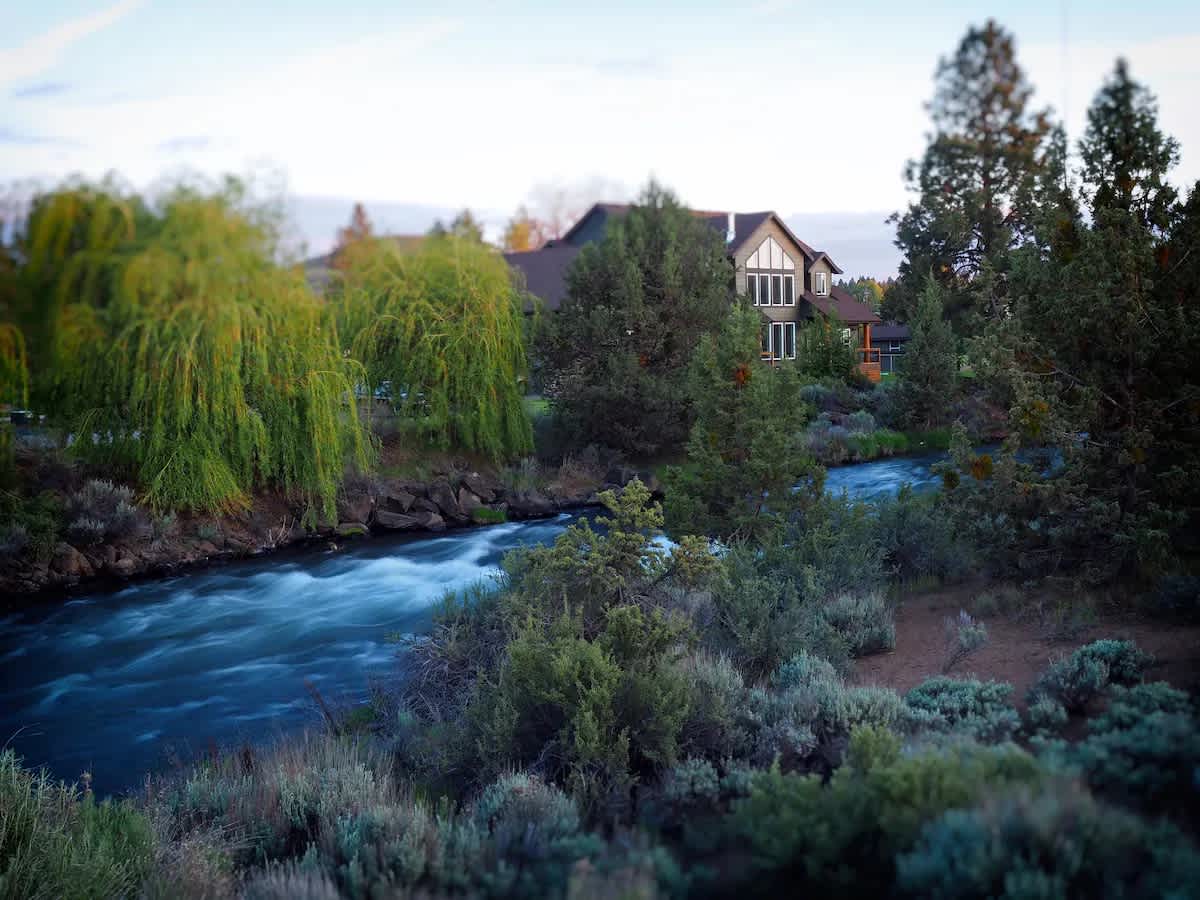 Featured Property Edradour Estates, Best of Bend for 14! 6 Kings!