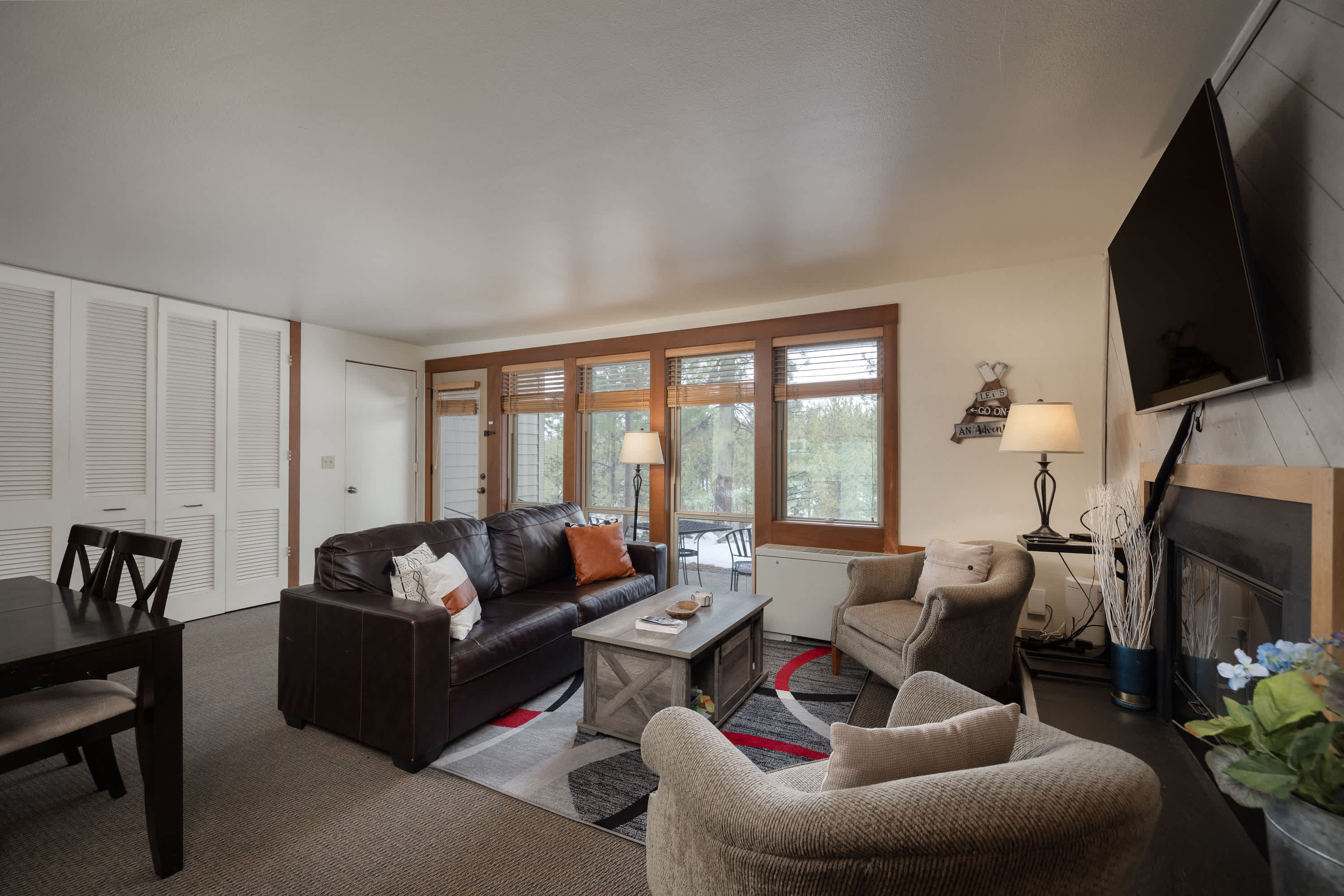 Cozy Cascade Retreat - For 4!