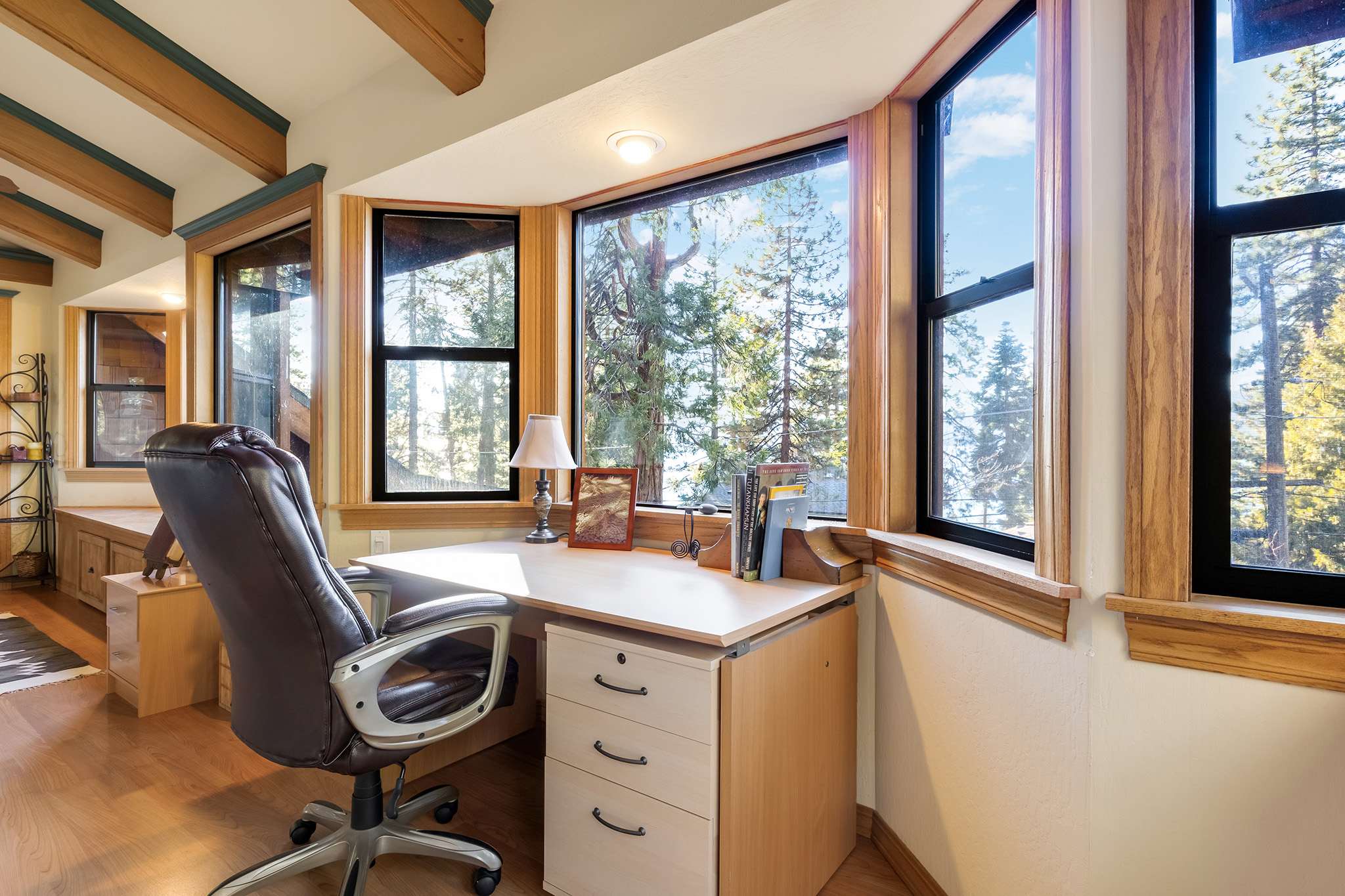 Mountainside Overlook Lake Views & Hot Tub 5