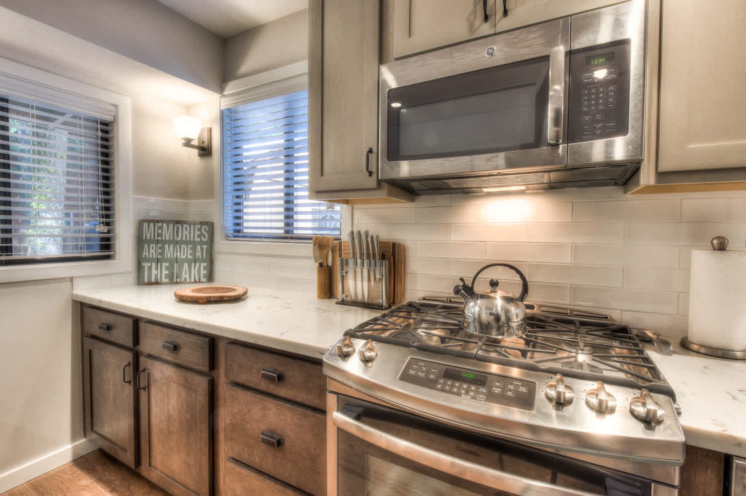 Moose Manor w BBQ Near Tahoe Hiking! 8