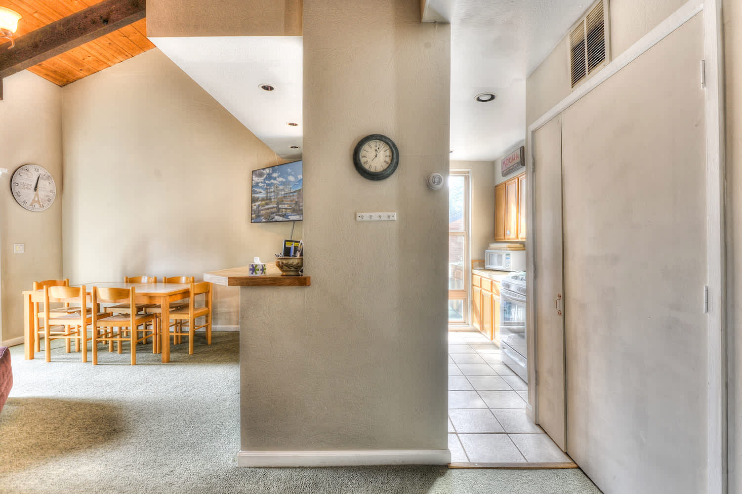 Lake Forest Villa Patio w BBQ 8