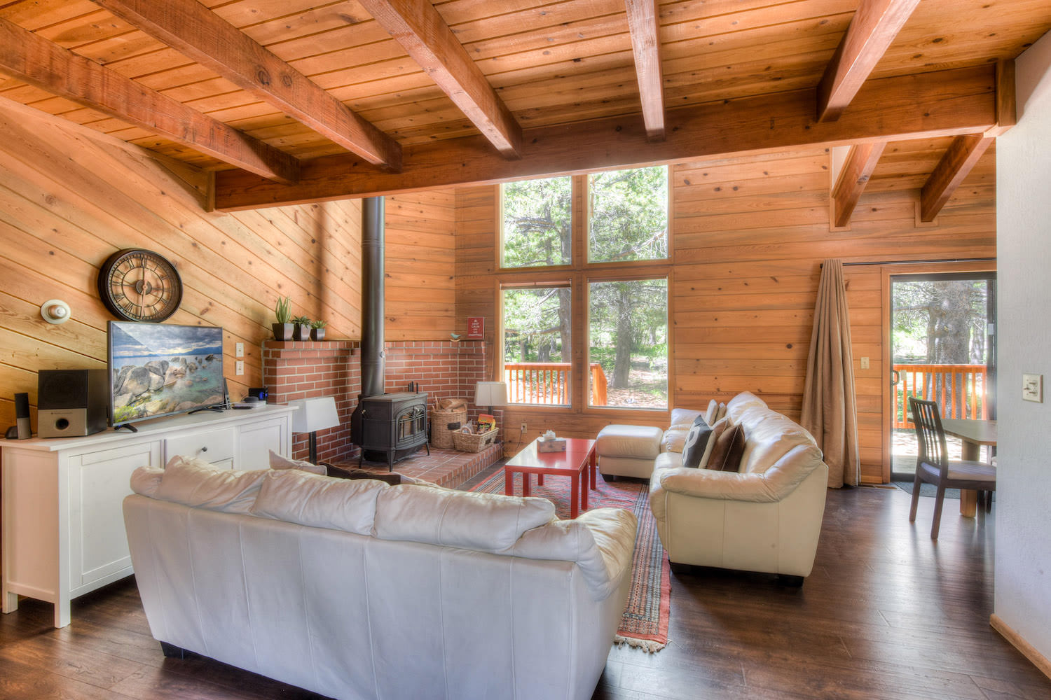 Northwoods Hangout Near Tahoe Donner 8