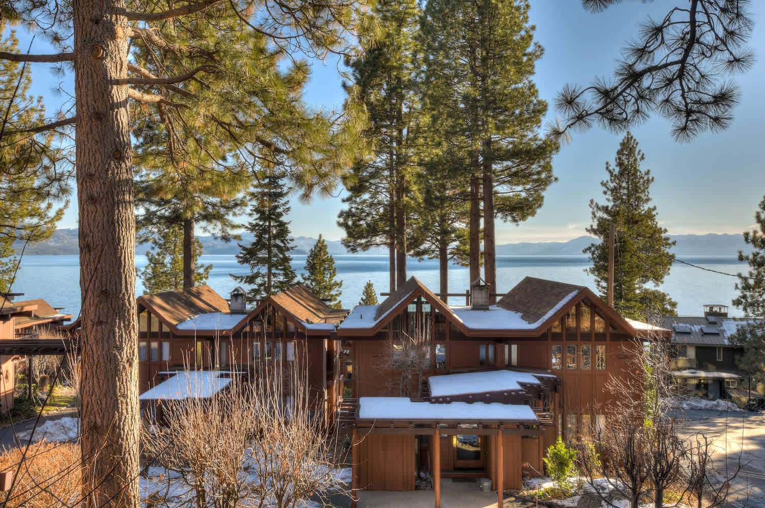 Crystal Shores Villa, Lake Views & Hiking 6