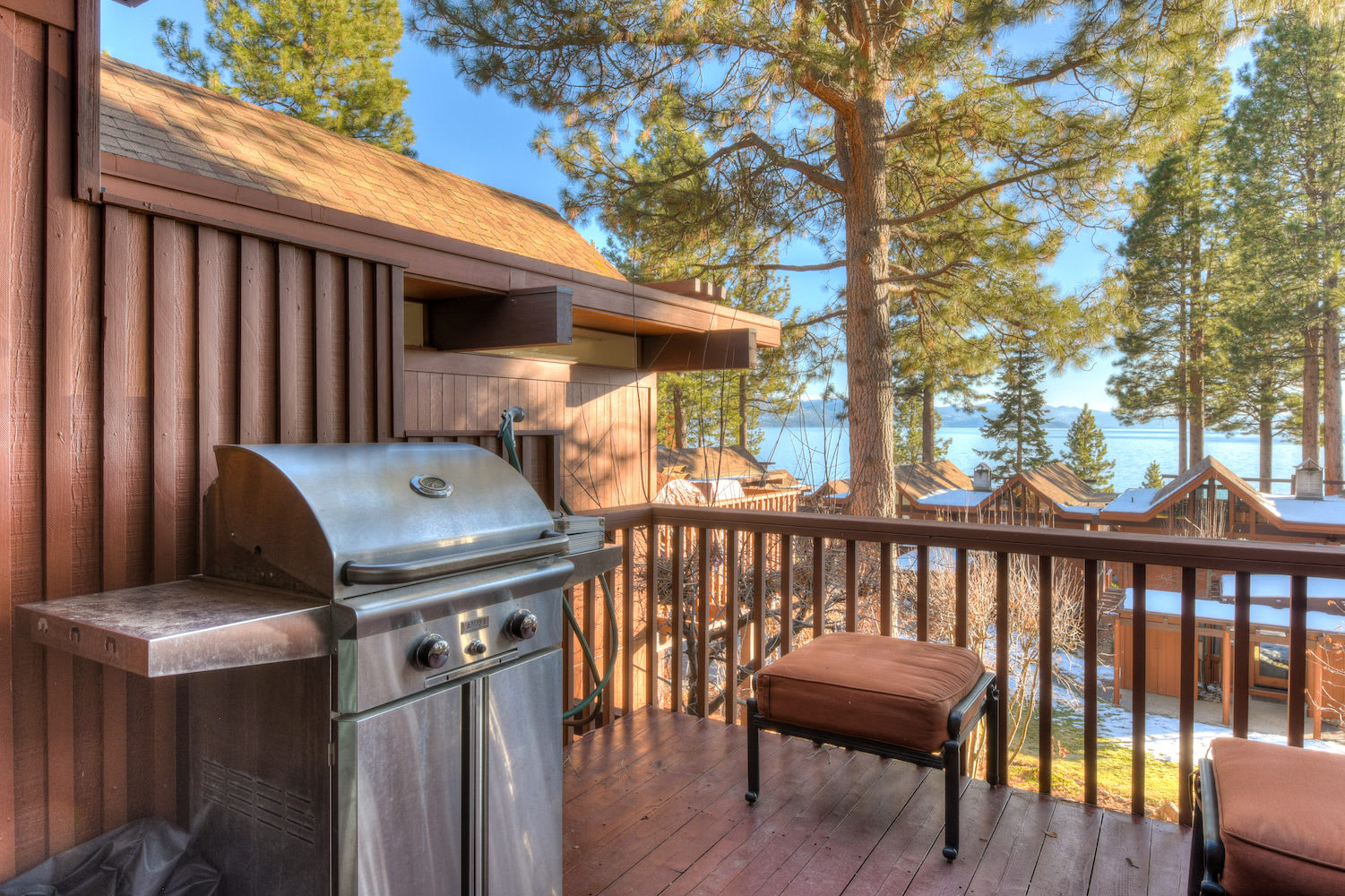 Crystal Shores Villa, Lake Views & Hiking 5