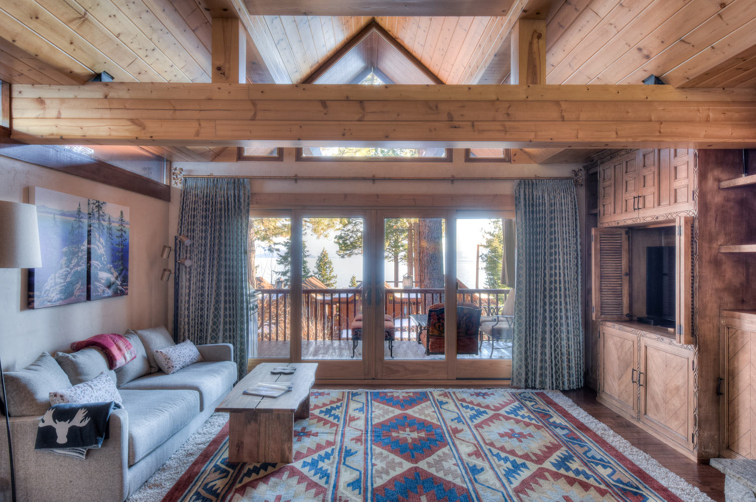 Living room w/ Smart TV (no cable), sofa sleeper