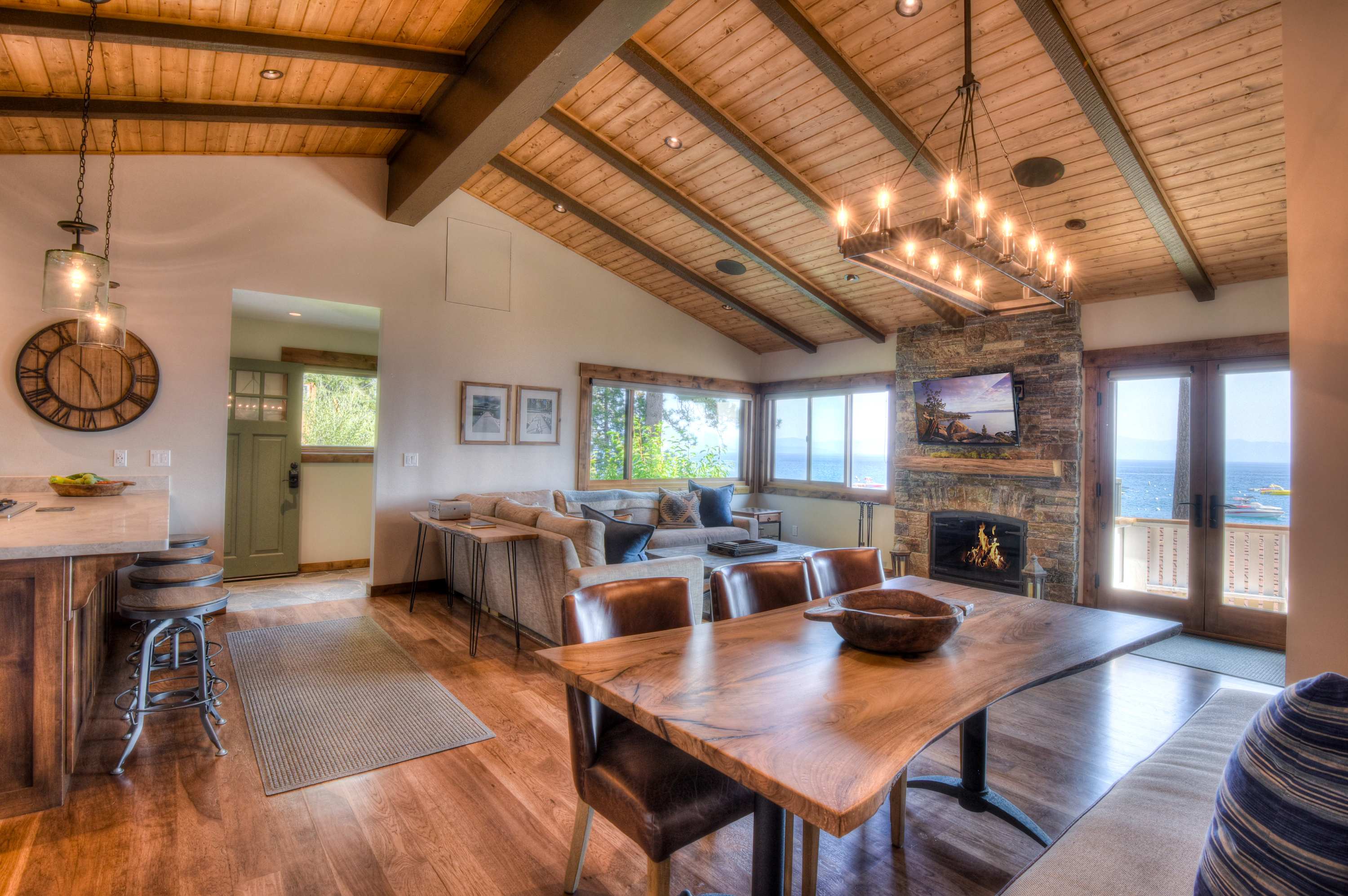 Waters Edge Jewel with Lake Views - HOA Access!