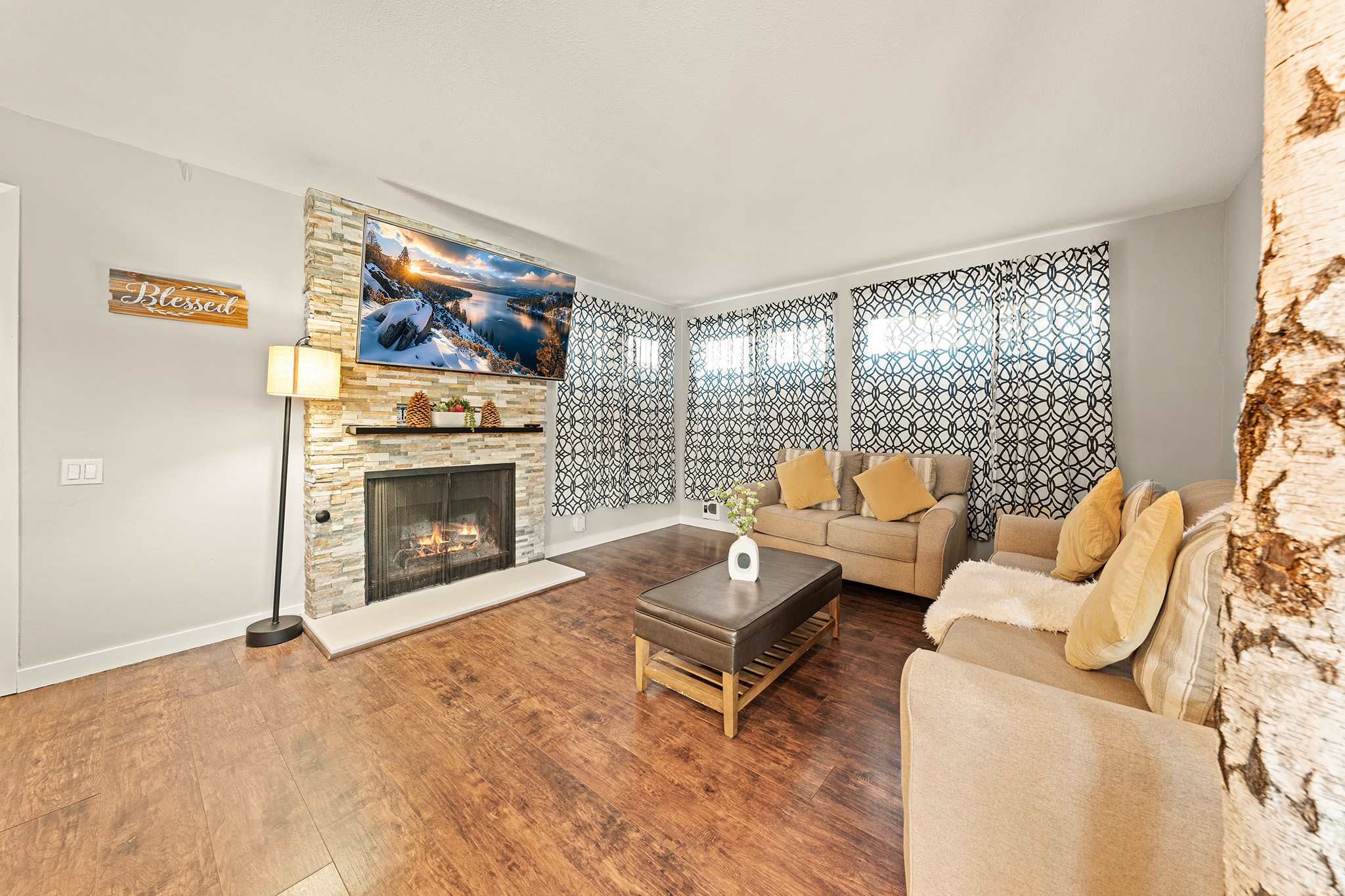 Powder Run Retreat Modern Stay for 6 With On-site Ski Access & Mountain Views 6