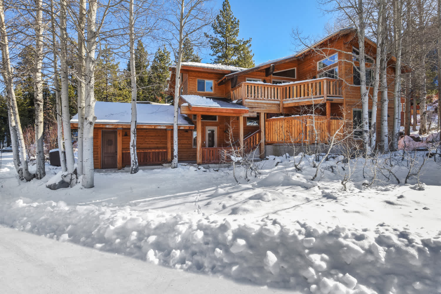 Featured Property Alpine Chalet, Nature Lovers Rejoice! Chic 4 BDR