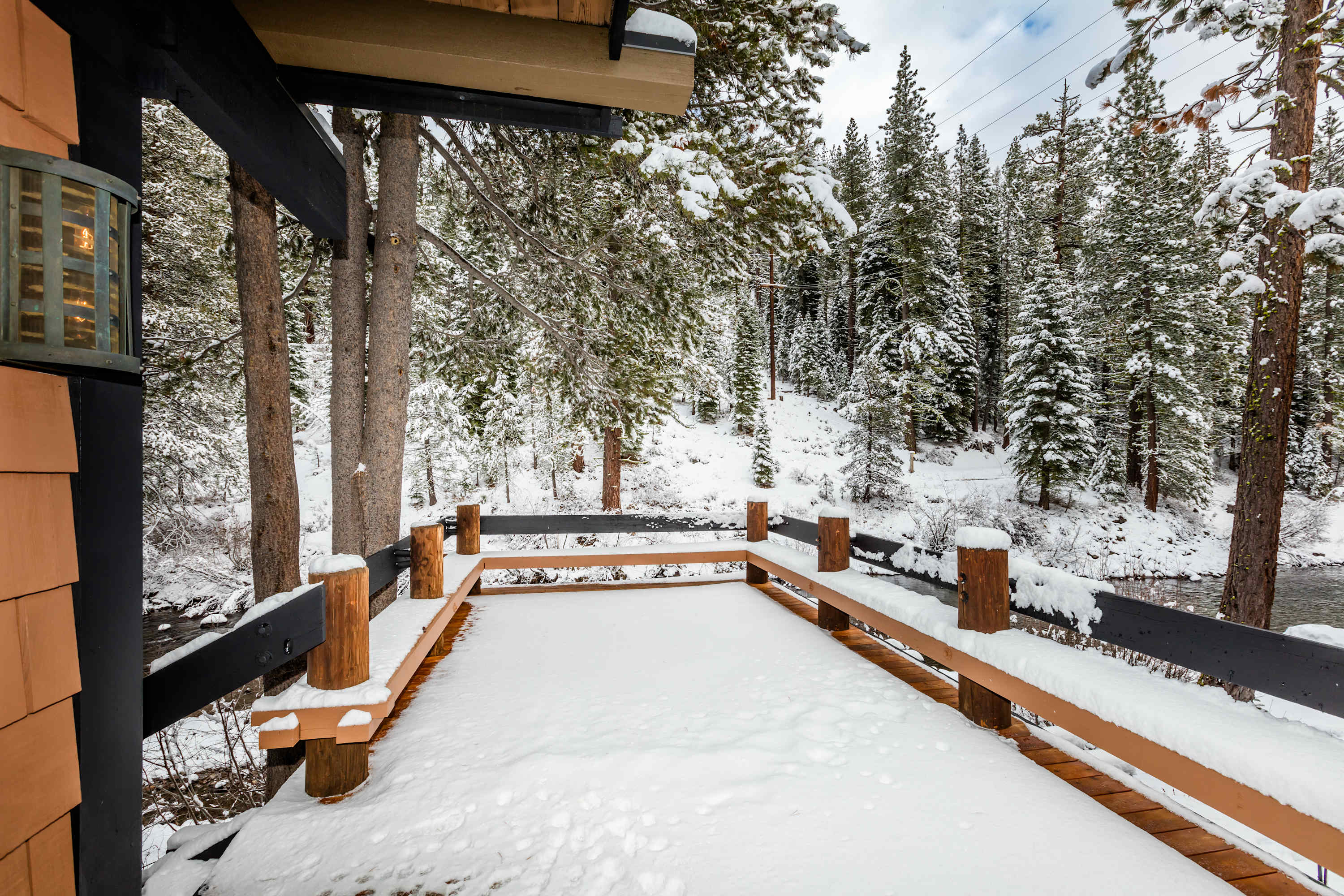 Joy on the River Stunning Waterfront Home for 10 7