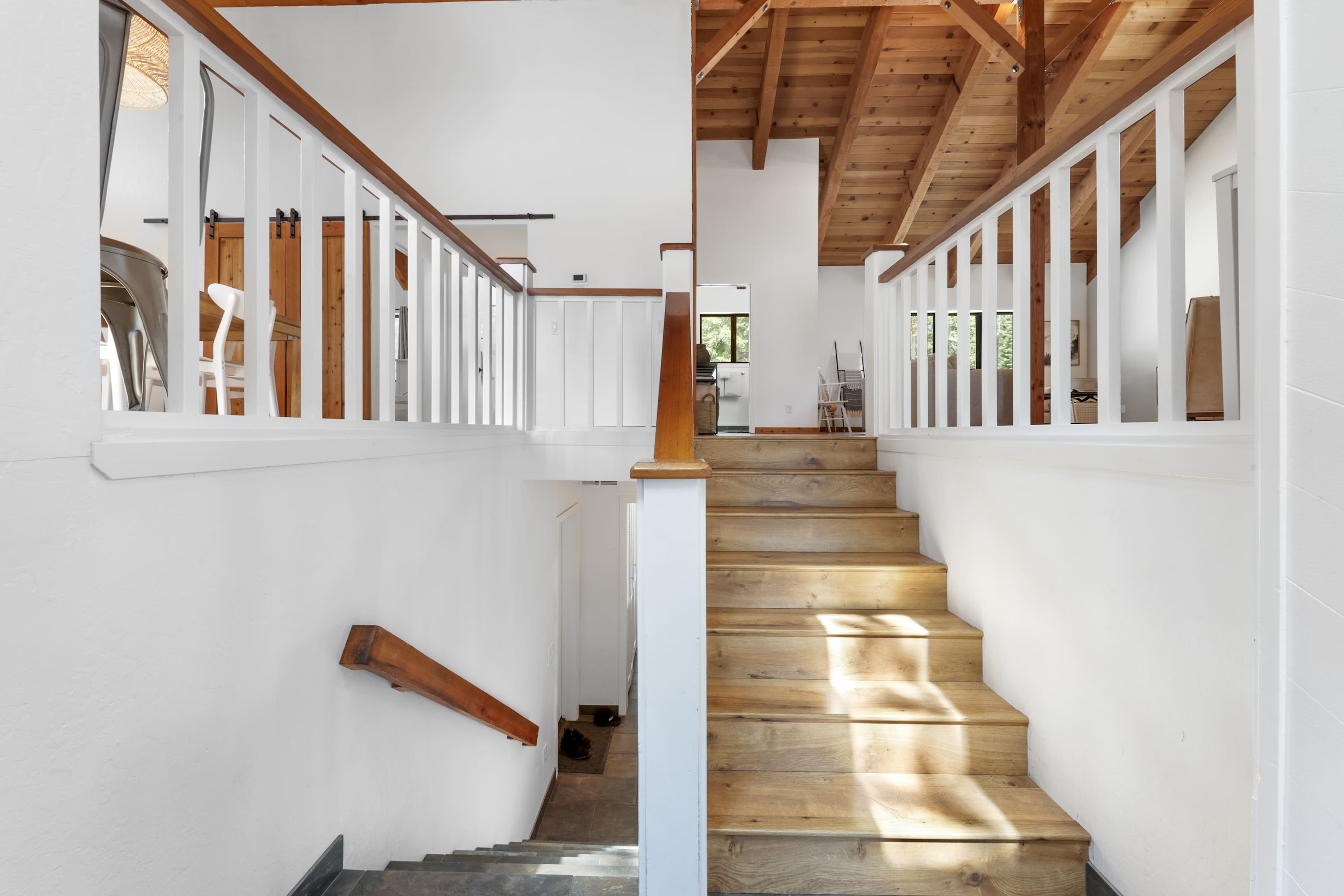 Bright & Modern Cabin, Luxury Home in Carnelian Bay! 6