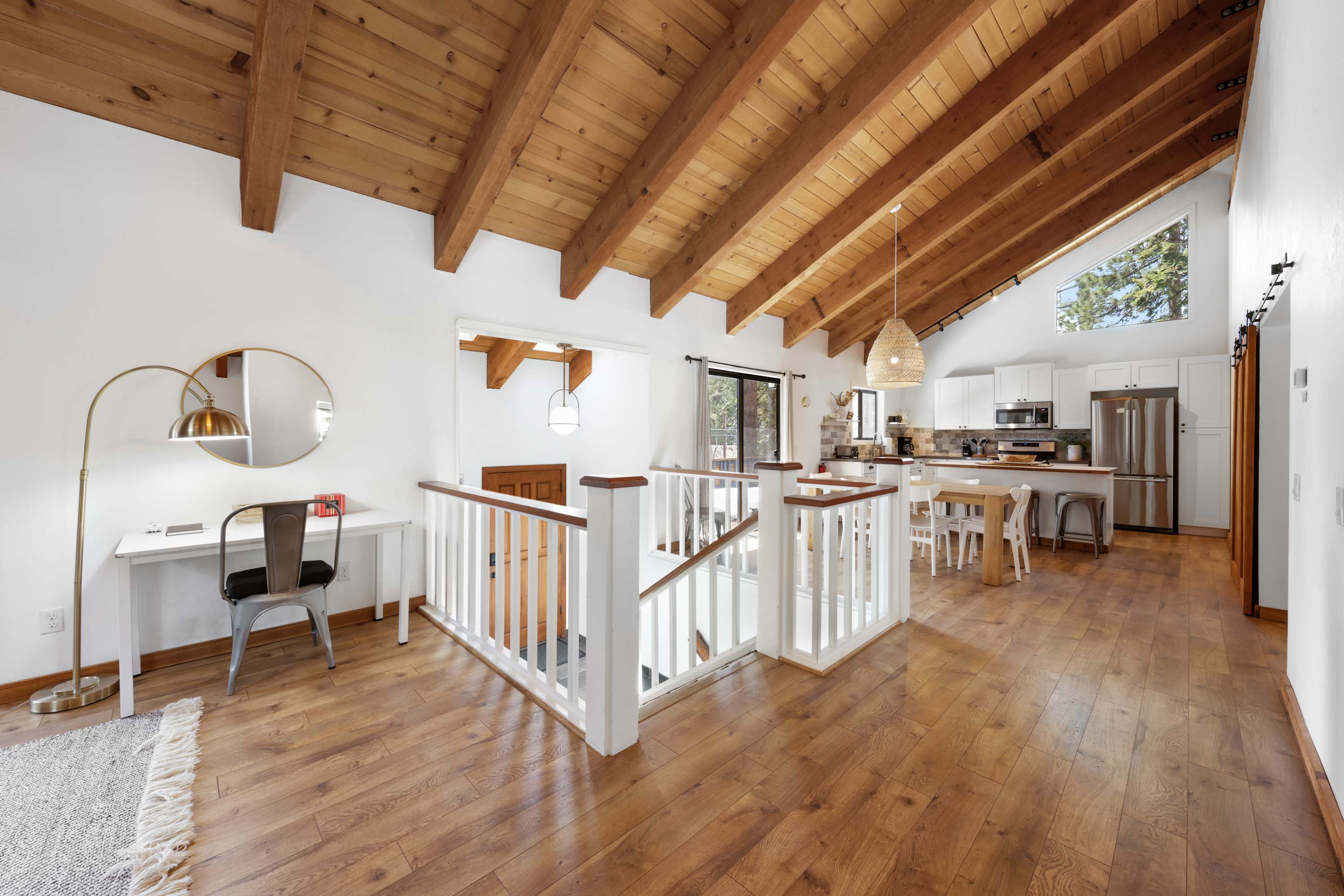 Bright & Modern Cabin, Luxury Home in Carnelian Bay! 7