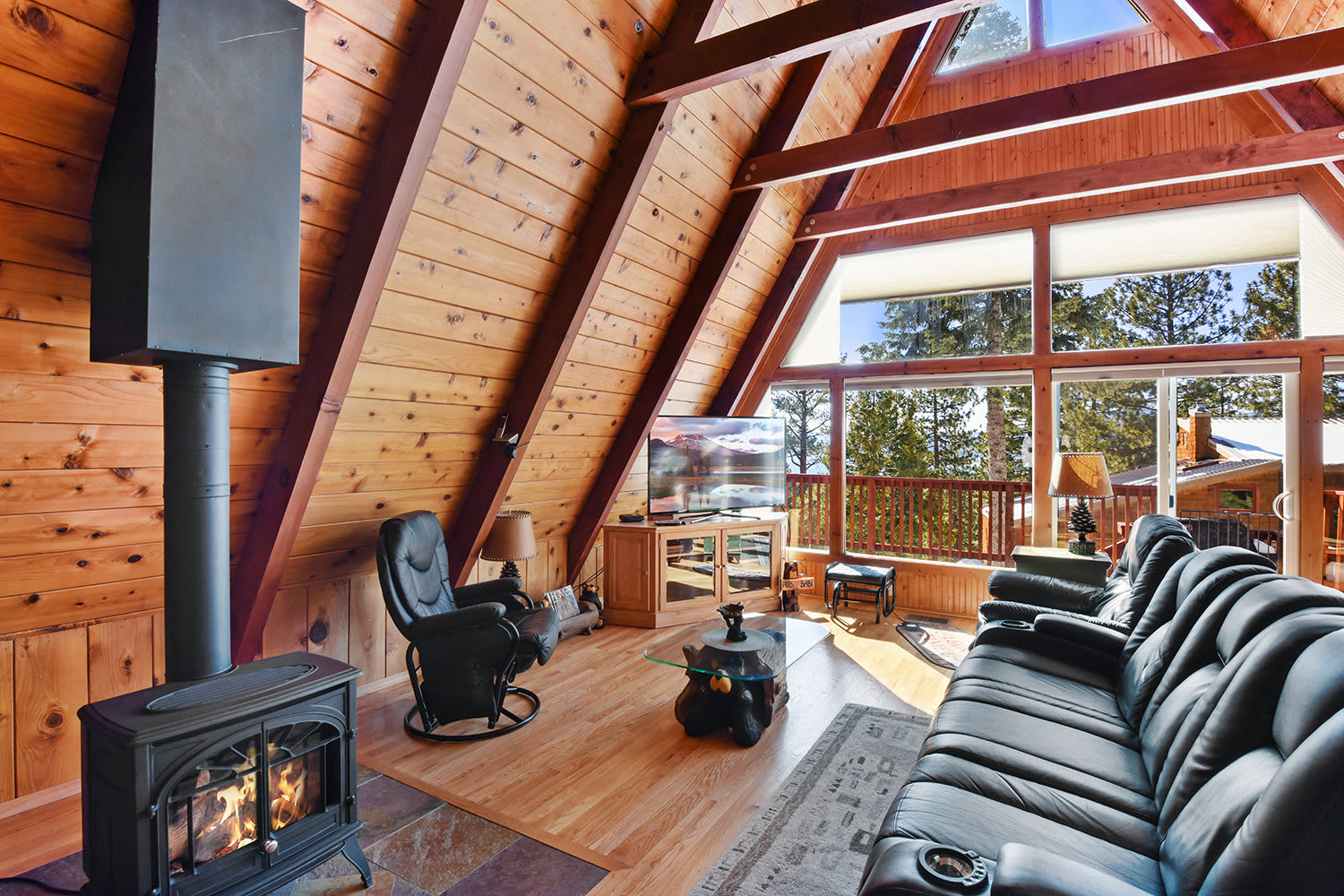 Beautiful Mountain Getaway 8